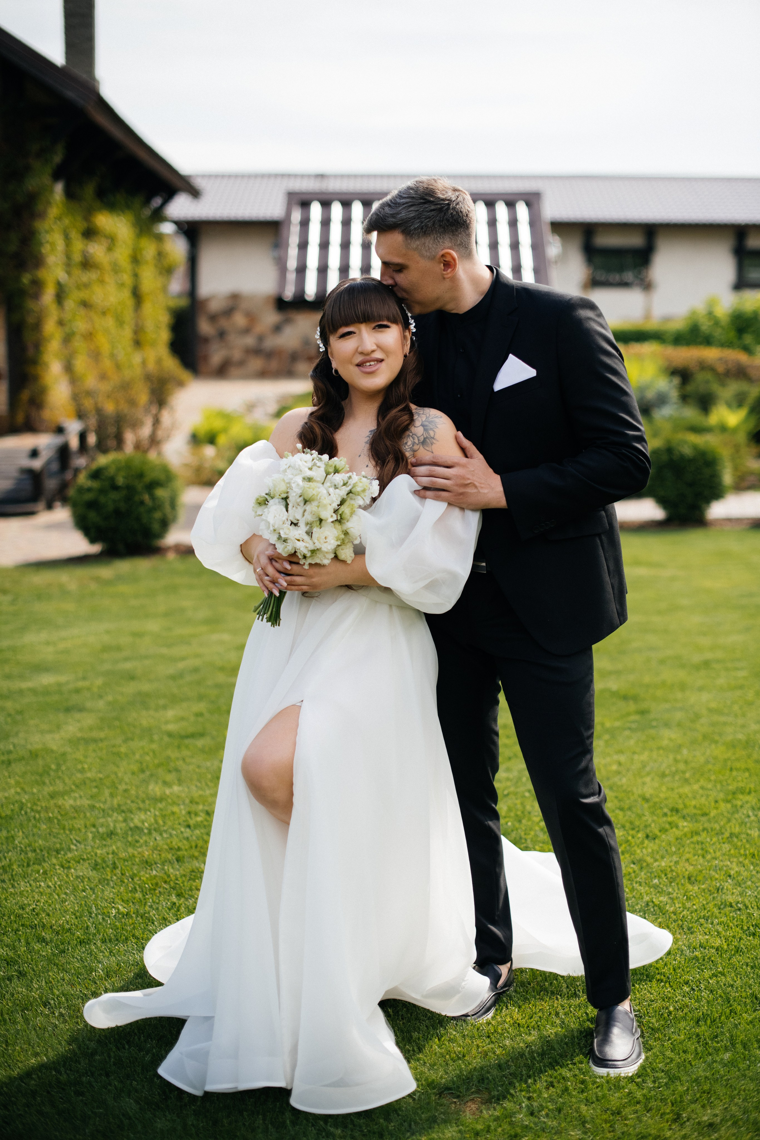 alt="Свадебная фотосессия в Барнауле. Свадебный фотограф Анна Глухова"