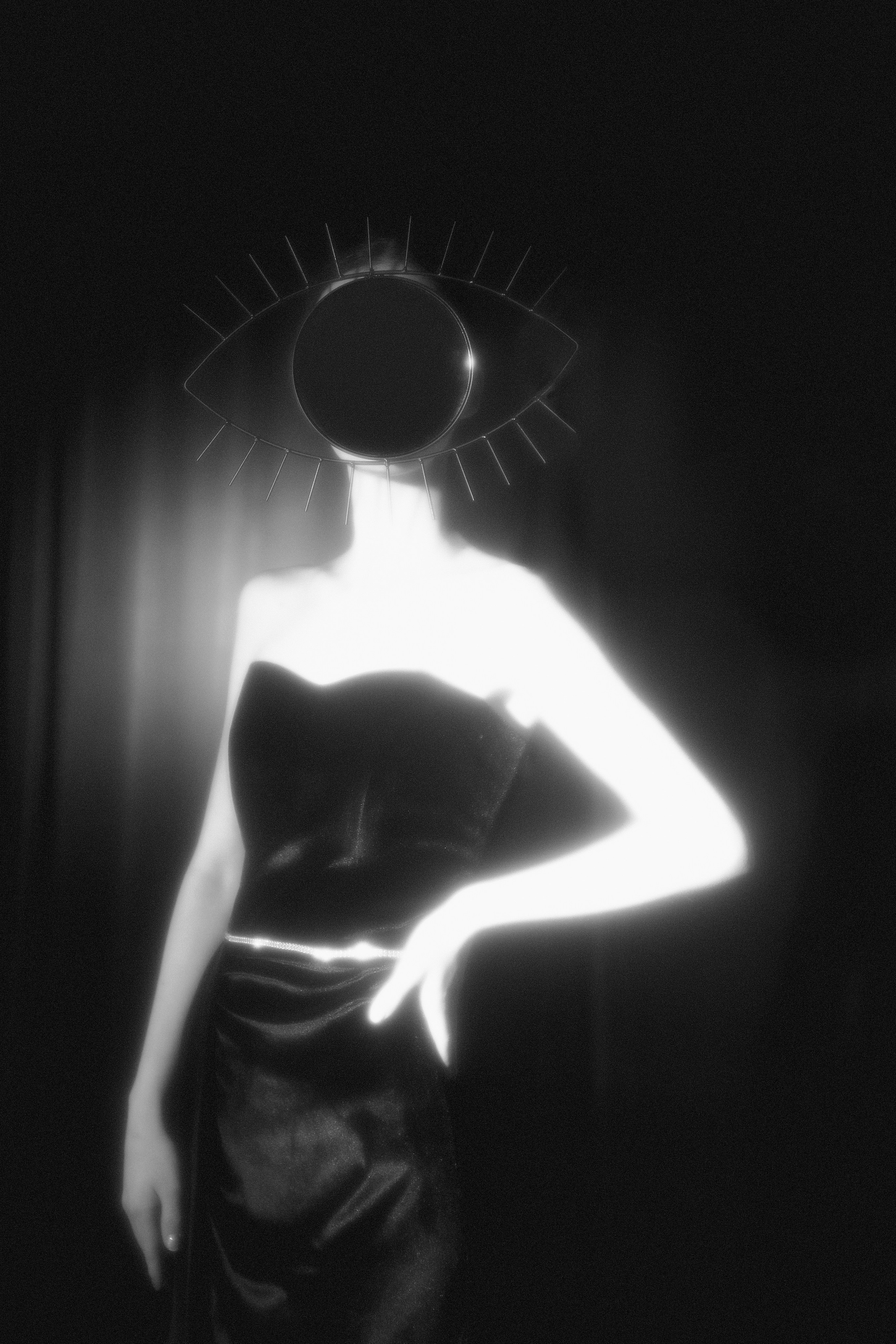 Fly me to the Moon. Fashion Photographer Oxana Chernomorets