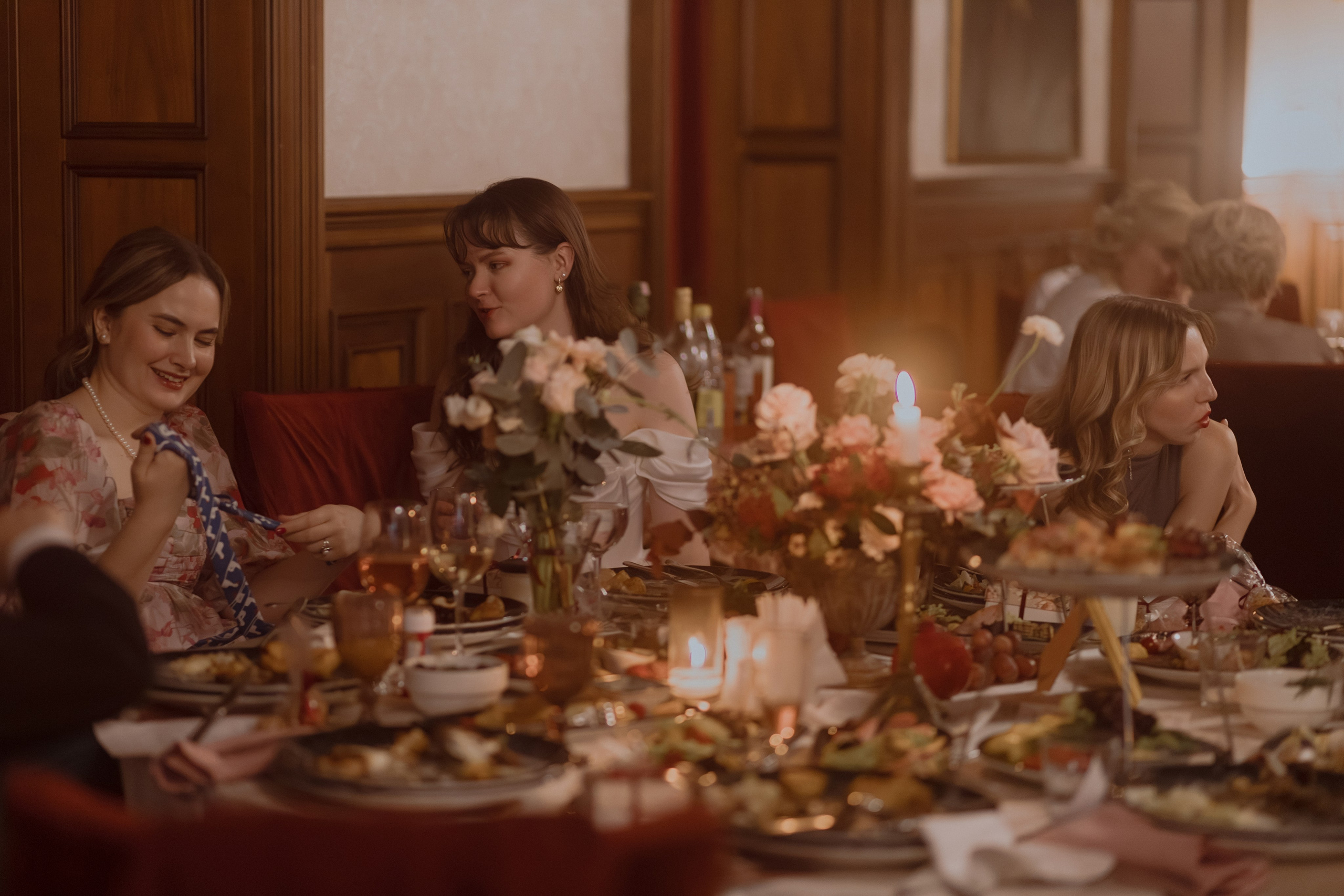 Welcome back to your own dinner party. Фотограф Лия Козловская Минск