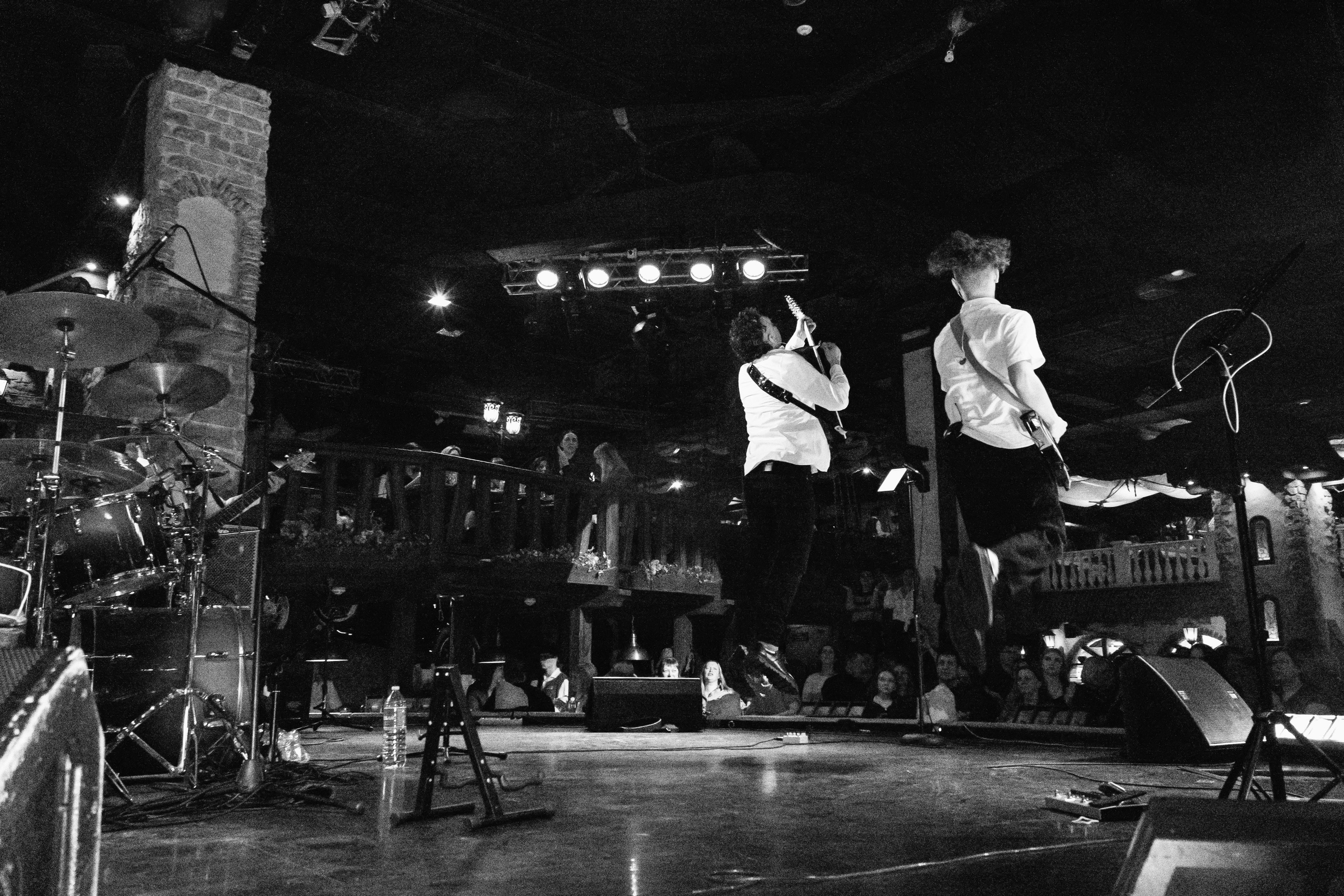 «Бумажный змей» в арт-ресторане «Балаган», Воронеж. Фотограф Наталья Мершина