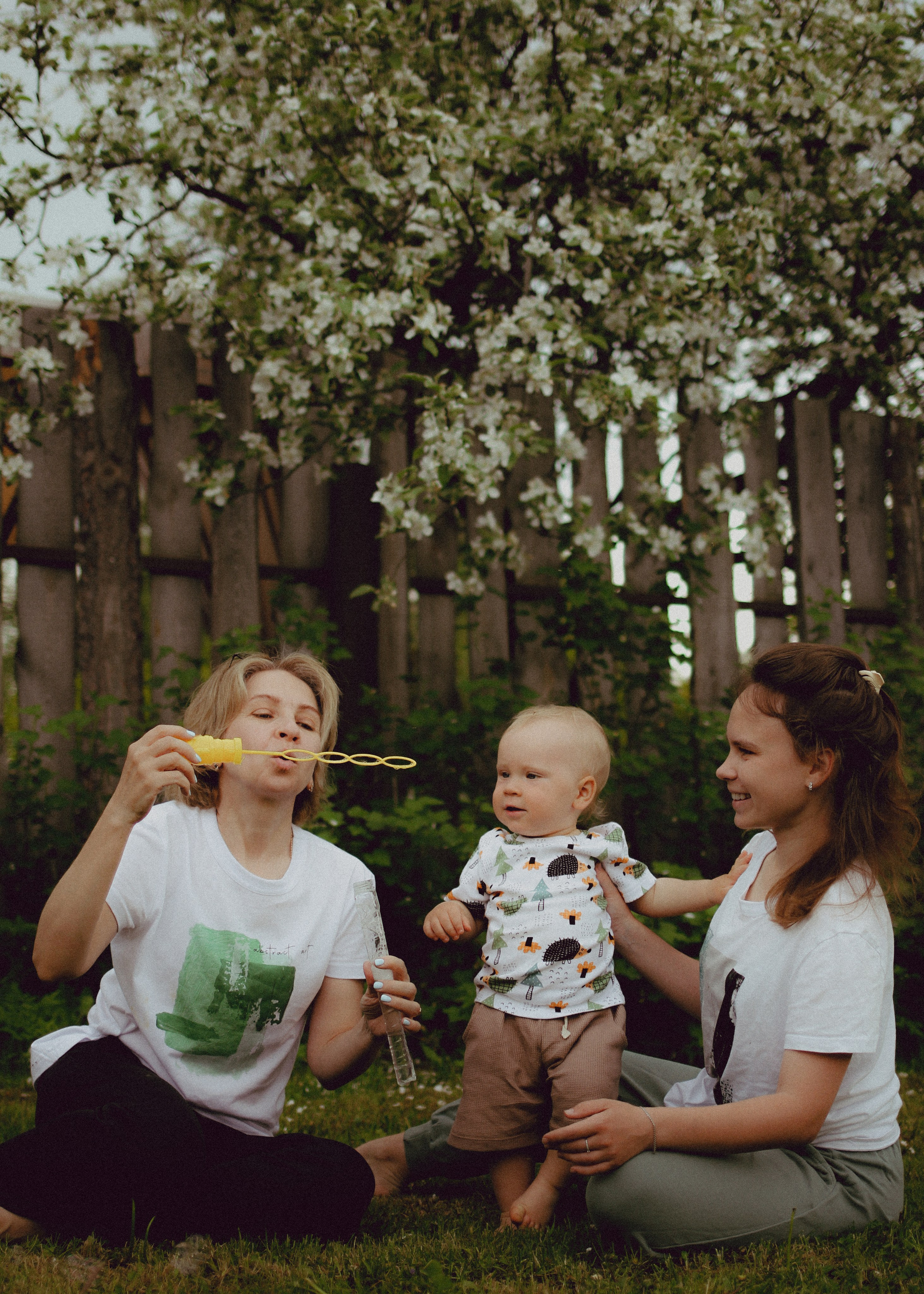 Бабушка Ира, мама Даша и маленький Ваня. Александра Крашевская. Портретный фотограф в Москве и Санкт-Петербурге