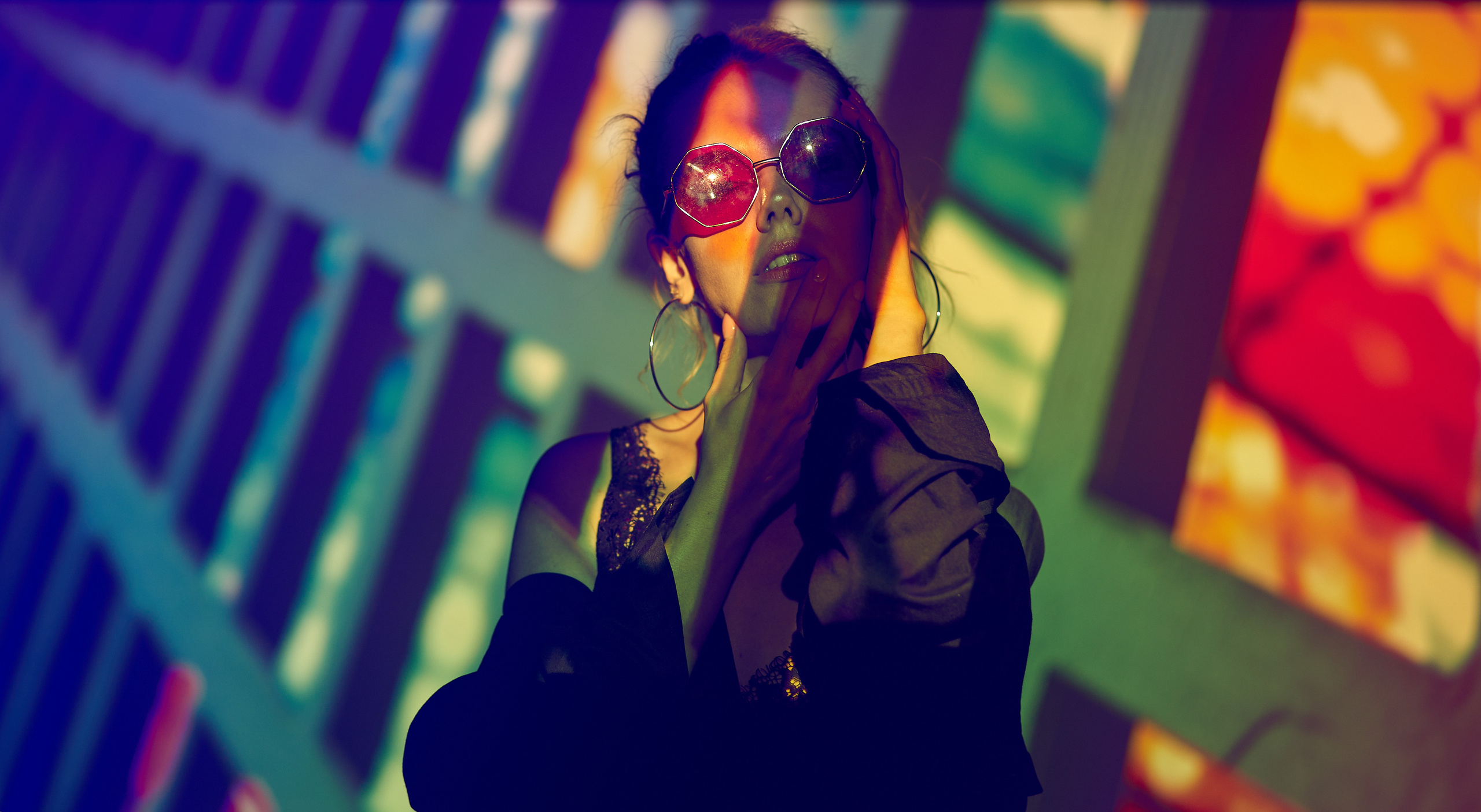 City light. Студийный, семейный, свадебный, фэшн и ню фотограф в Астрахани, производство выпускных альбомов. Руслан Кондрашин