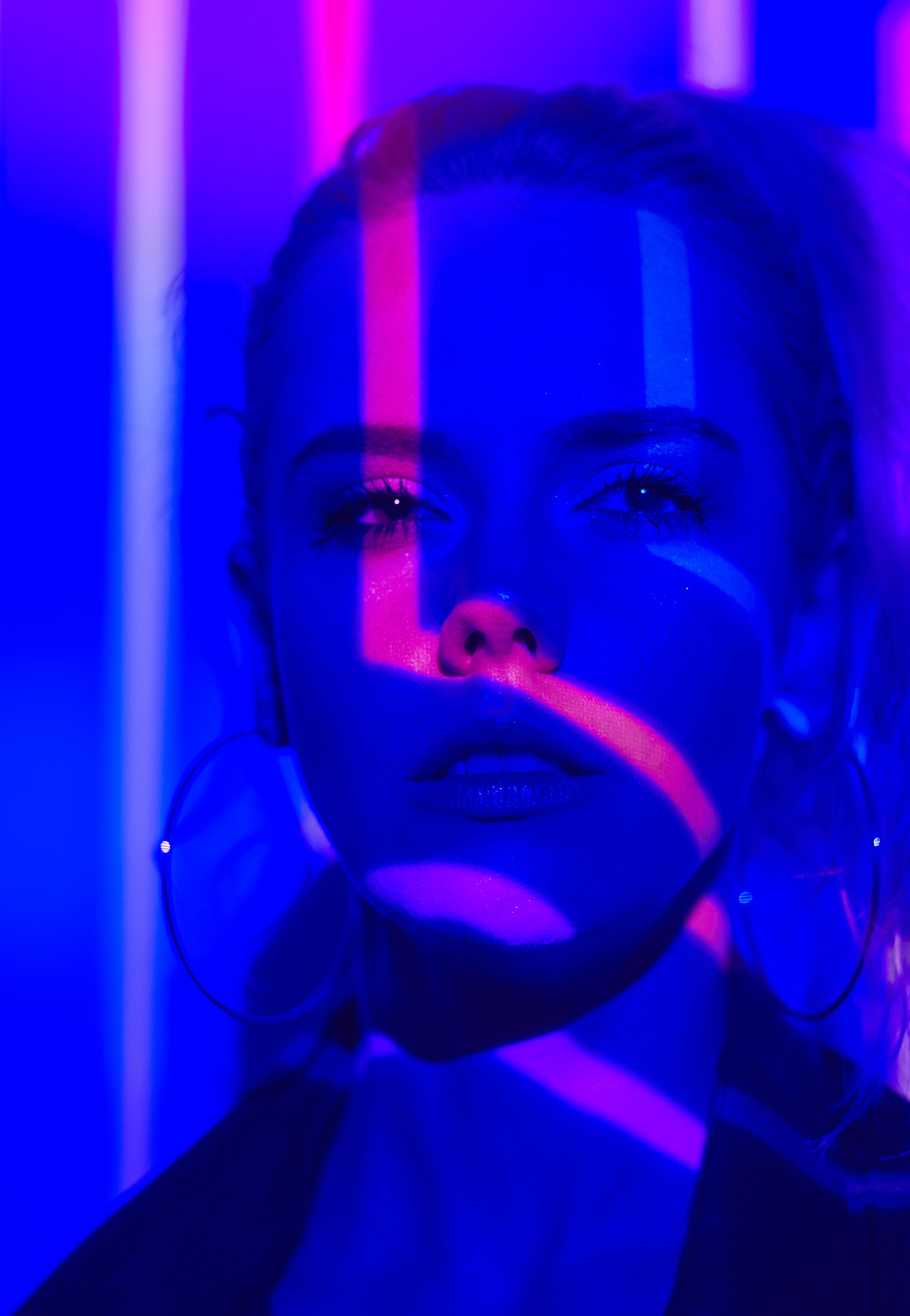 Neon Light. Студийный, семейный, свадебный, фэшн и ню фотограф в Астрахани, производство выпускных альбомов. Руслан Кондрашин