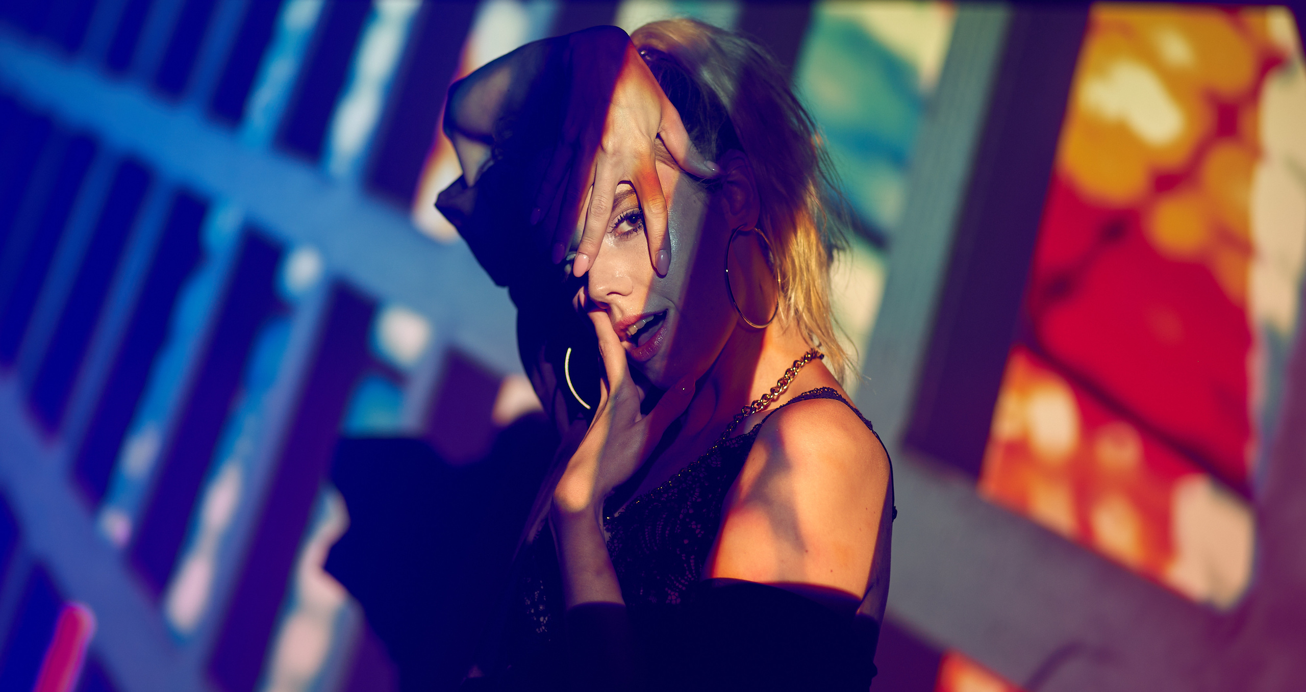 City light. Студийный, семейный, свадебный, фэшн и ню фотограф в Астрахани, производство выпускных альбомов. Руслан Кондрашин