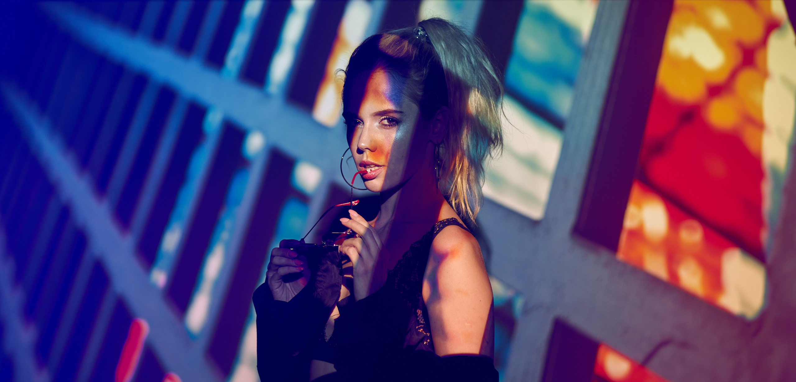 City light. Студийный, семейный, свадебный, фэшн и ню фотограф в Астрахани, производство выпускных альбомов. Руслан Кондрашин