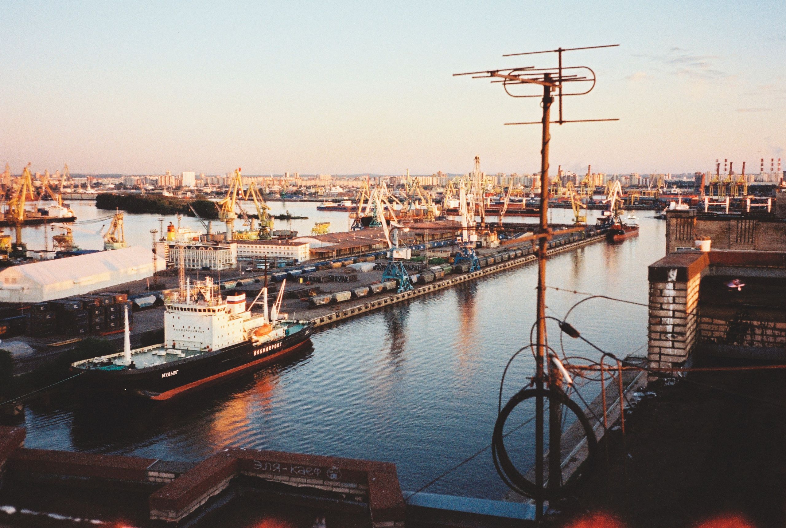 Фотографии цветные. Свадебный и семейный пленочный фотограф в Петербурге Истомина Ирина