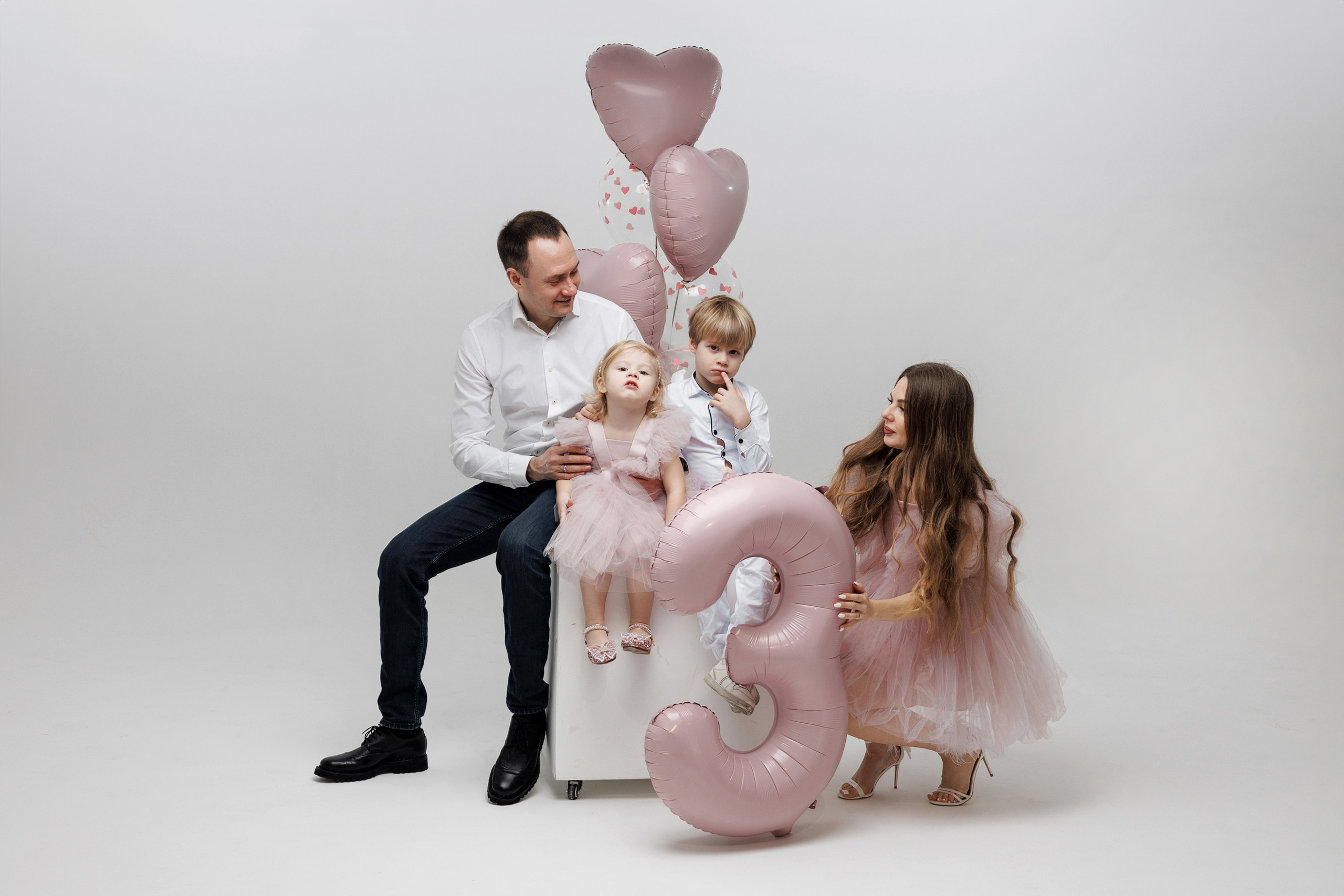 Съемка Дня Рождения Алисы в фотостудии CROSS-STUDIO зал IDEAL. Свадебный и семейный фотограф в Москве и МО Елена Агапова