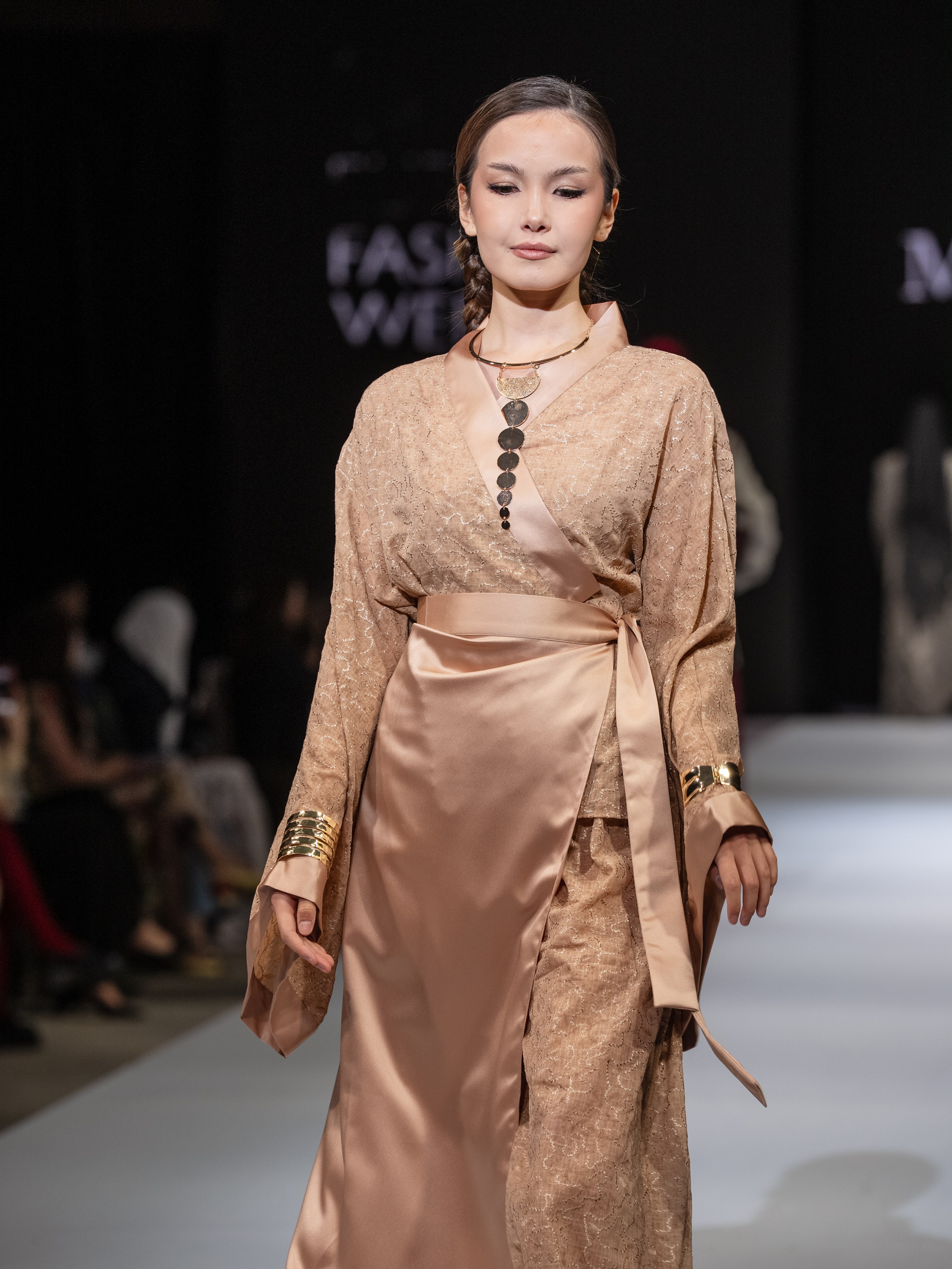 EURASIAN FASHION WEEK Malique. Сайт Алматинского НЮ АРТ, будуар и фэшн фотографа Дениса Карпенко