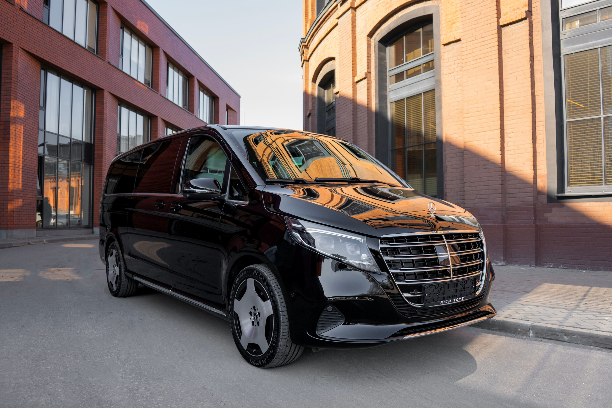 Mercedes-Benz V-class