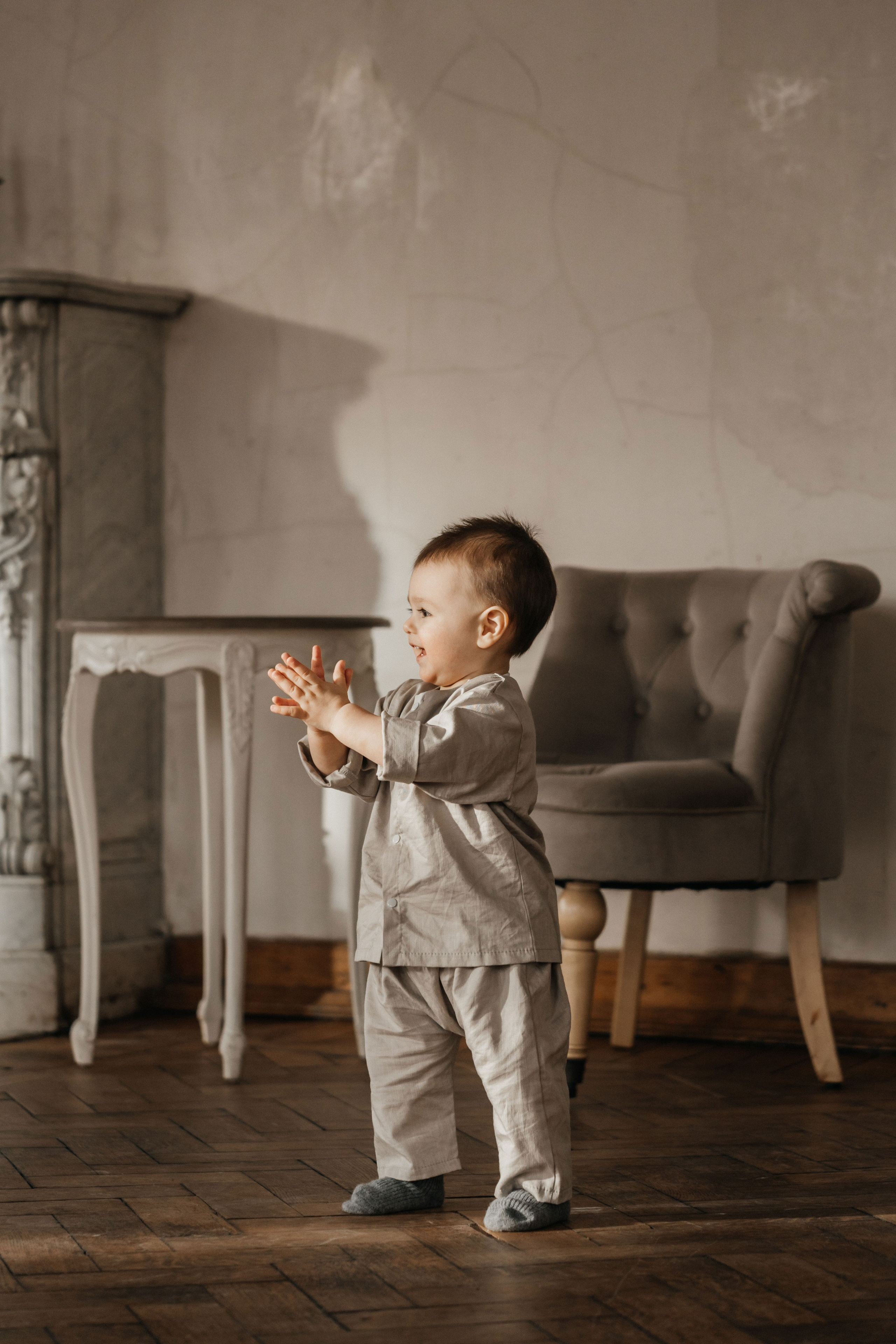 Маленькие ножки в читальне им. Пушкина. Ваш фотограф Вика Артемова