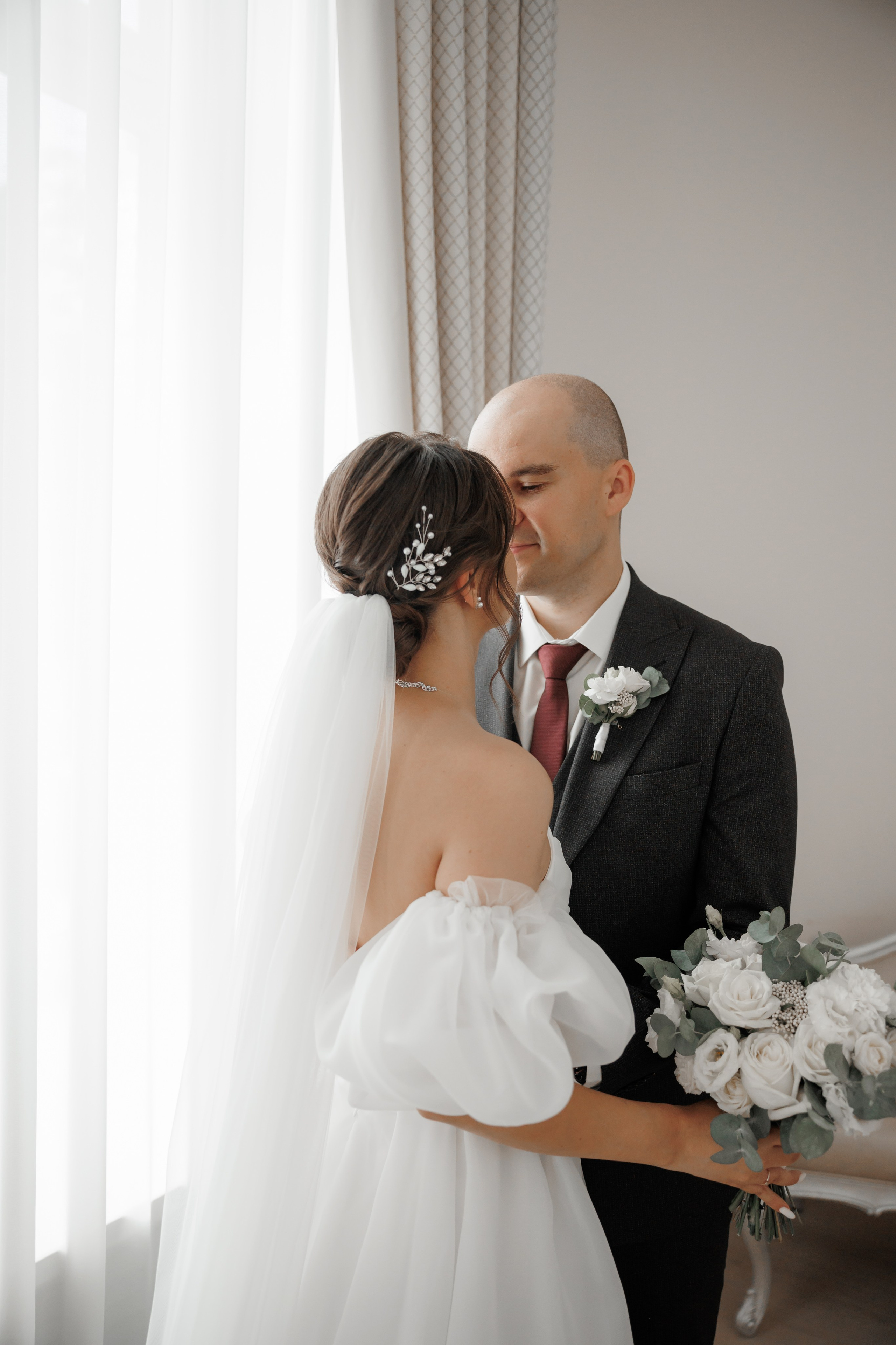 Полина и Дмитрий, загородный клуб «Барин», ЗАГС в г. Пушкино. Свадебный и репортажный фотограф (Москва, Королев и другие)