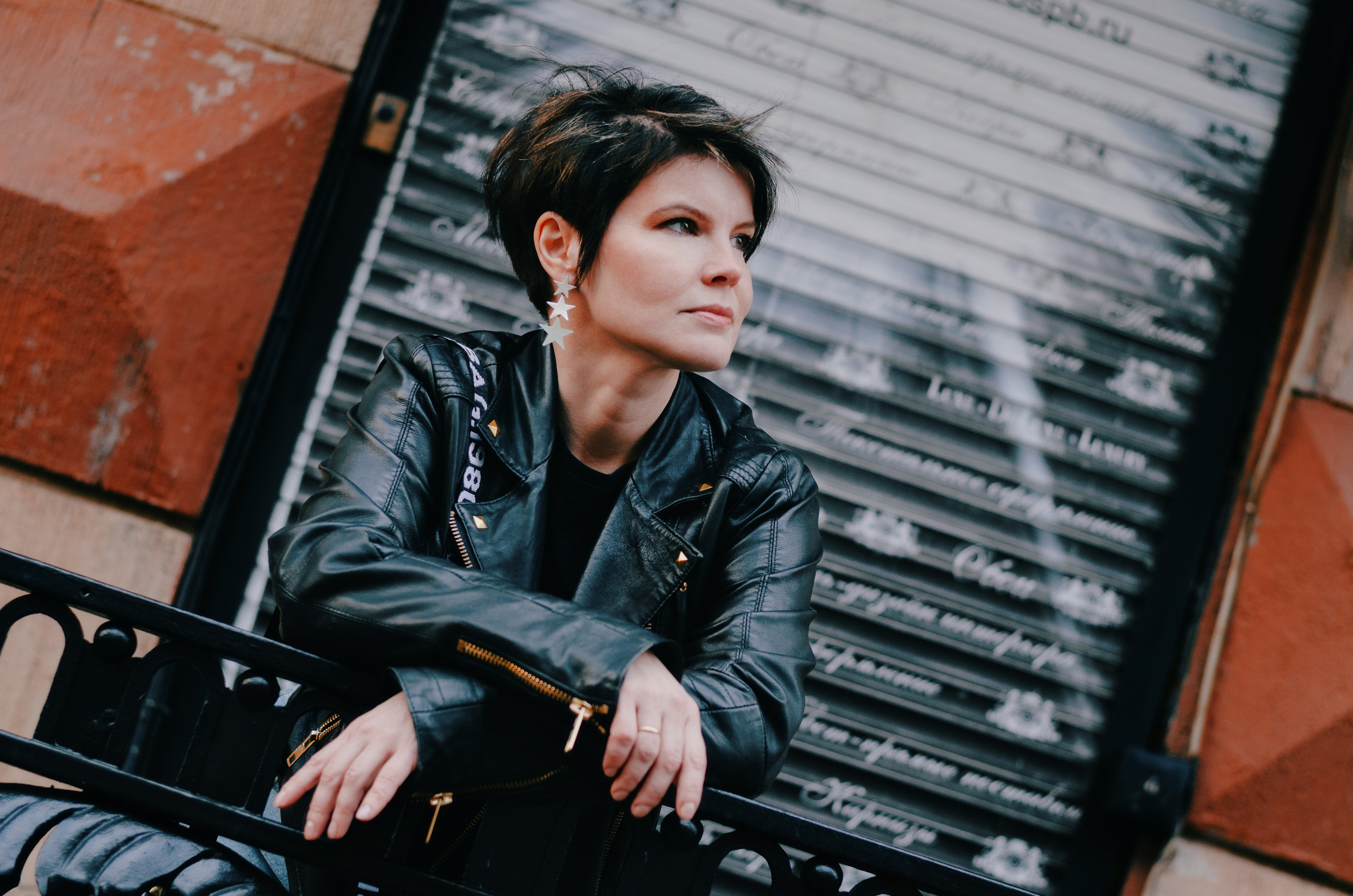 Фотопрогулка с Л. в ее новом образе. Портретный и репортажный фотограф в Санкт-Петербурге Варвара Жукова