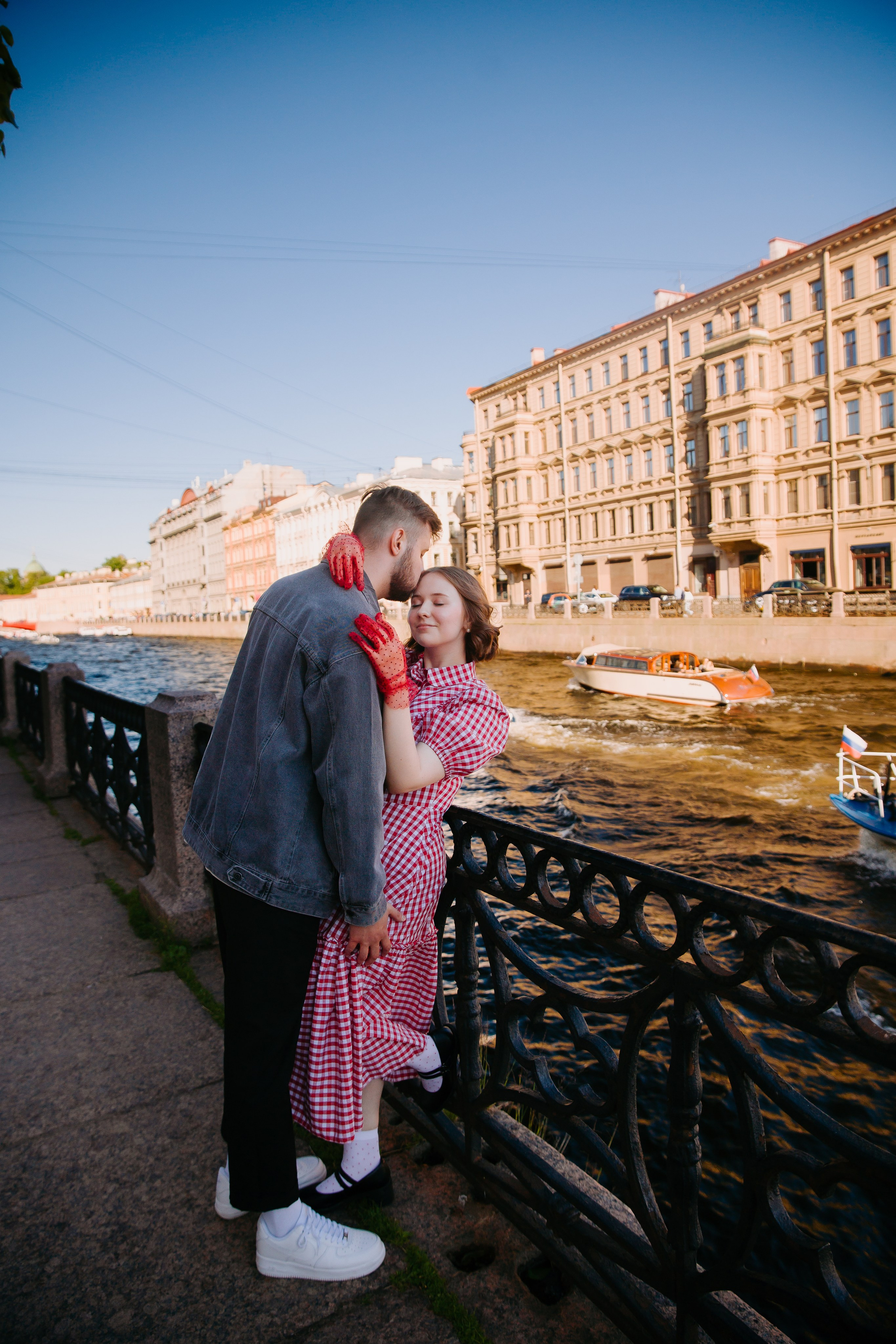 Прогулочная фотосессия лавстори в Санкт-Петербурге. Фотограф в Санкт-Петербурге Разиля Идиятуллина