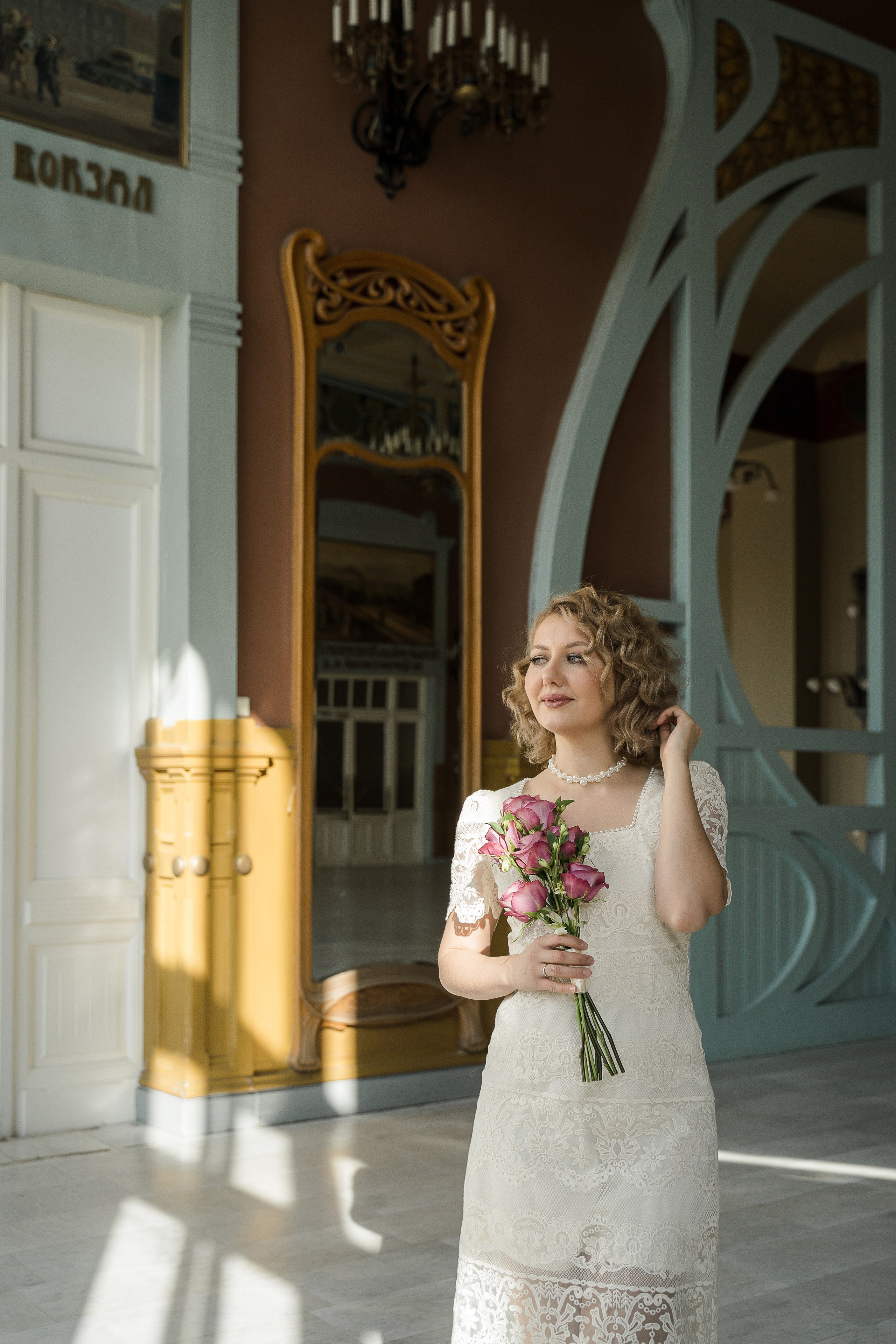 Свадебная фотосессия на Витебском вокзале. Свадебный и семейный фотограф в Пушкине и Санкт-Петербурге Мария Филиппова