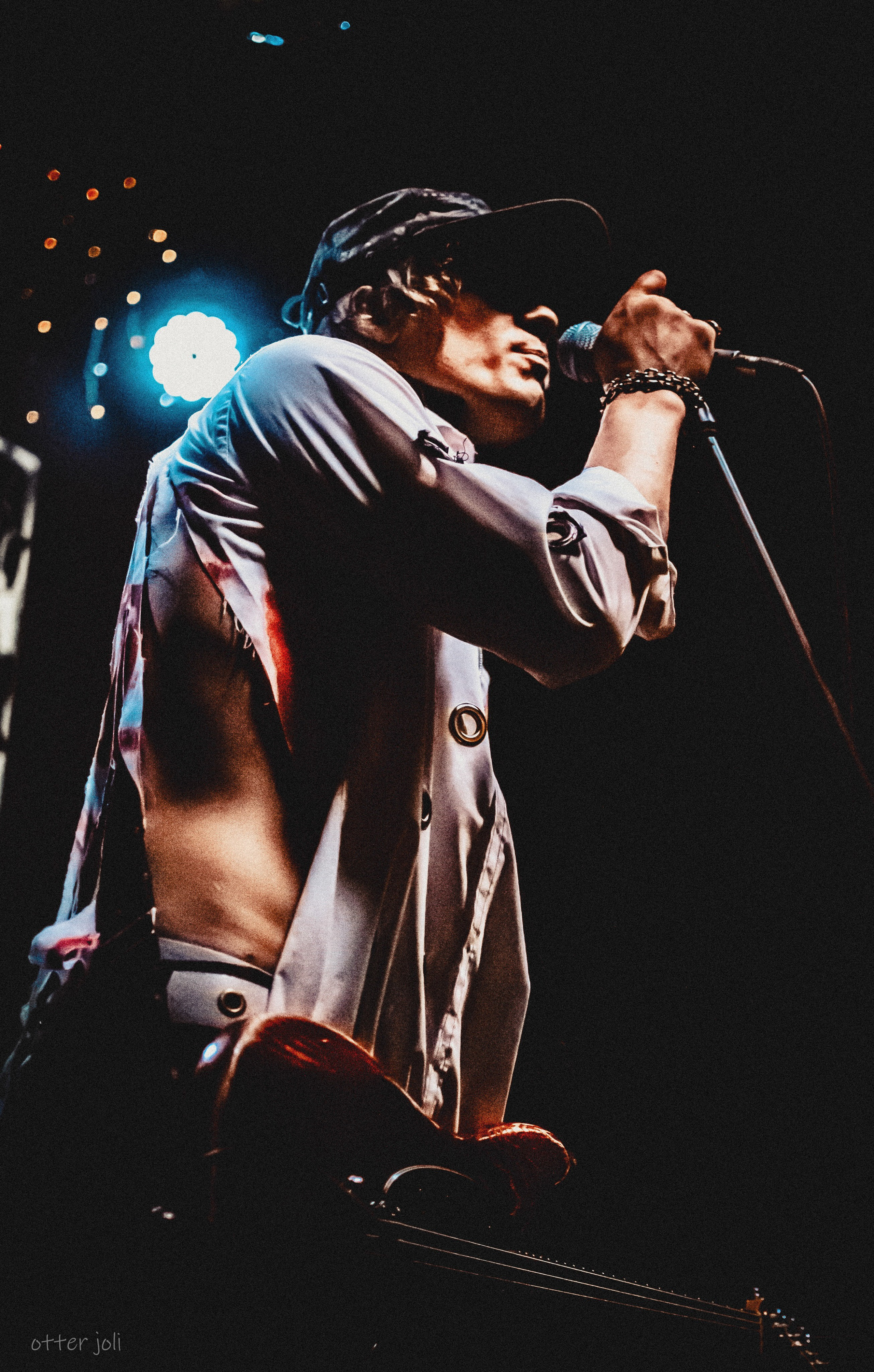 Anzhela Vopit | 16 Тонн Арбат. Концертный репортёр Валерия Сафина