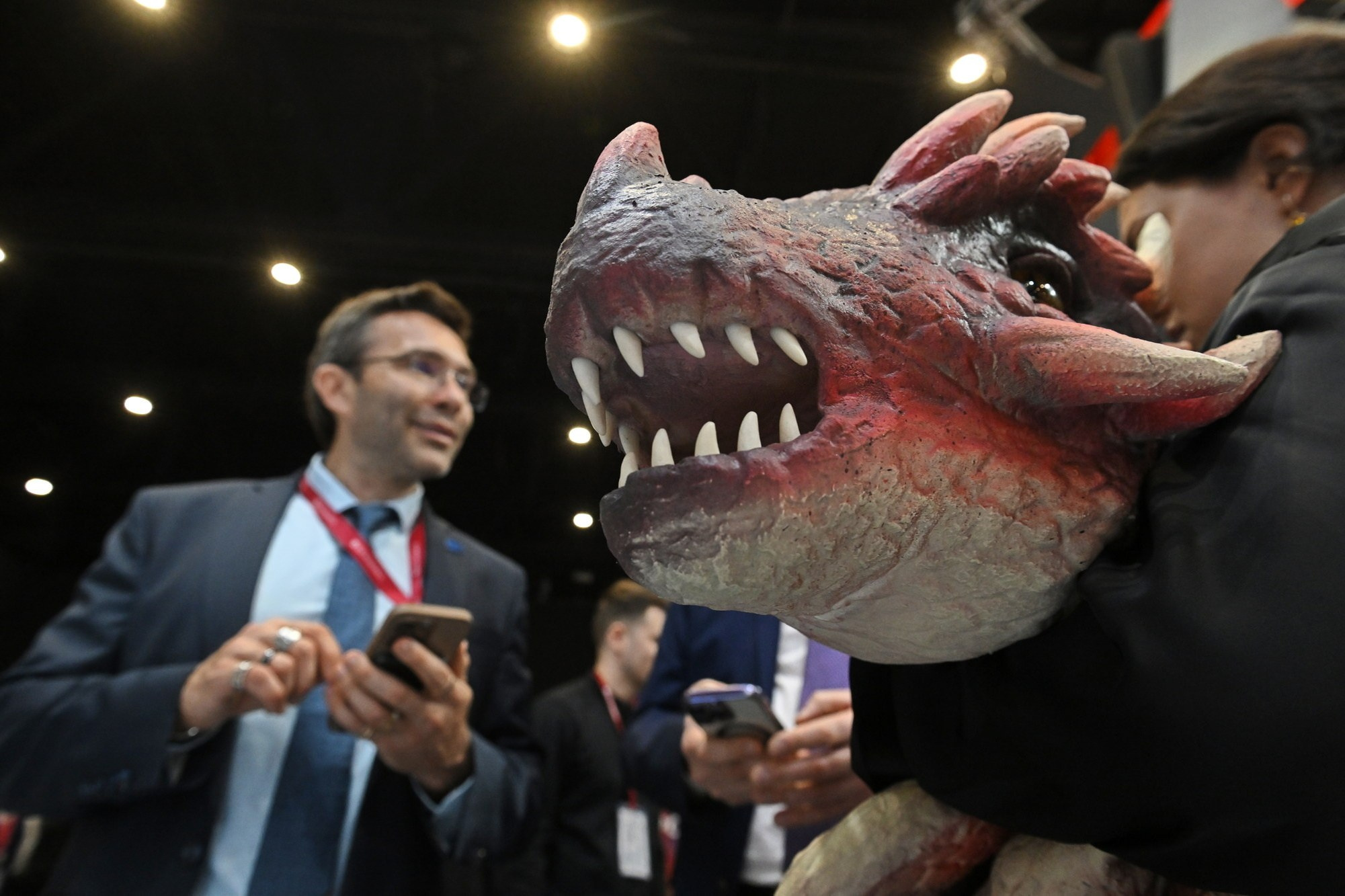 Миллиарды в кадре: как снимать на ПМЭФ. Документальный фотограф Сергей Вдовин