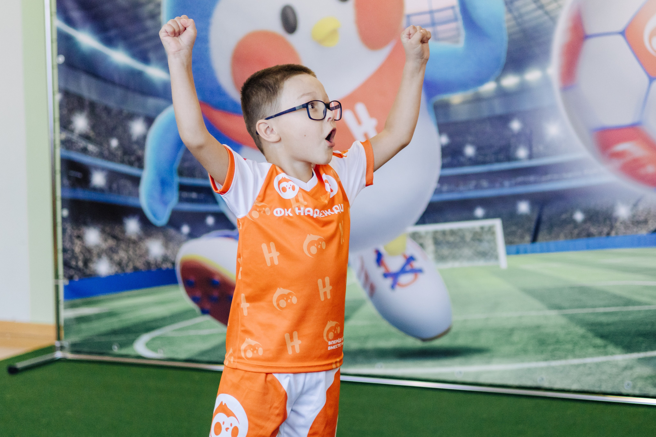 Фотосессия с кубком в детских садах г. Магнитогорска. Денис Прохоров Фотограф в г. Магнитогорск