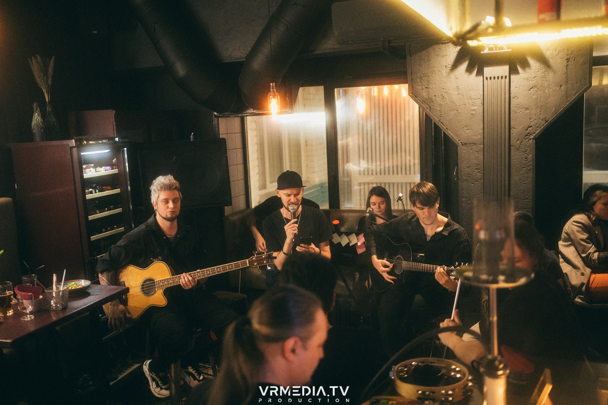 Art Talk с Pandora Secret в баре «Supreme»