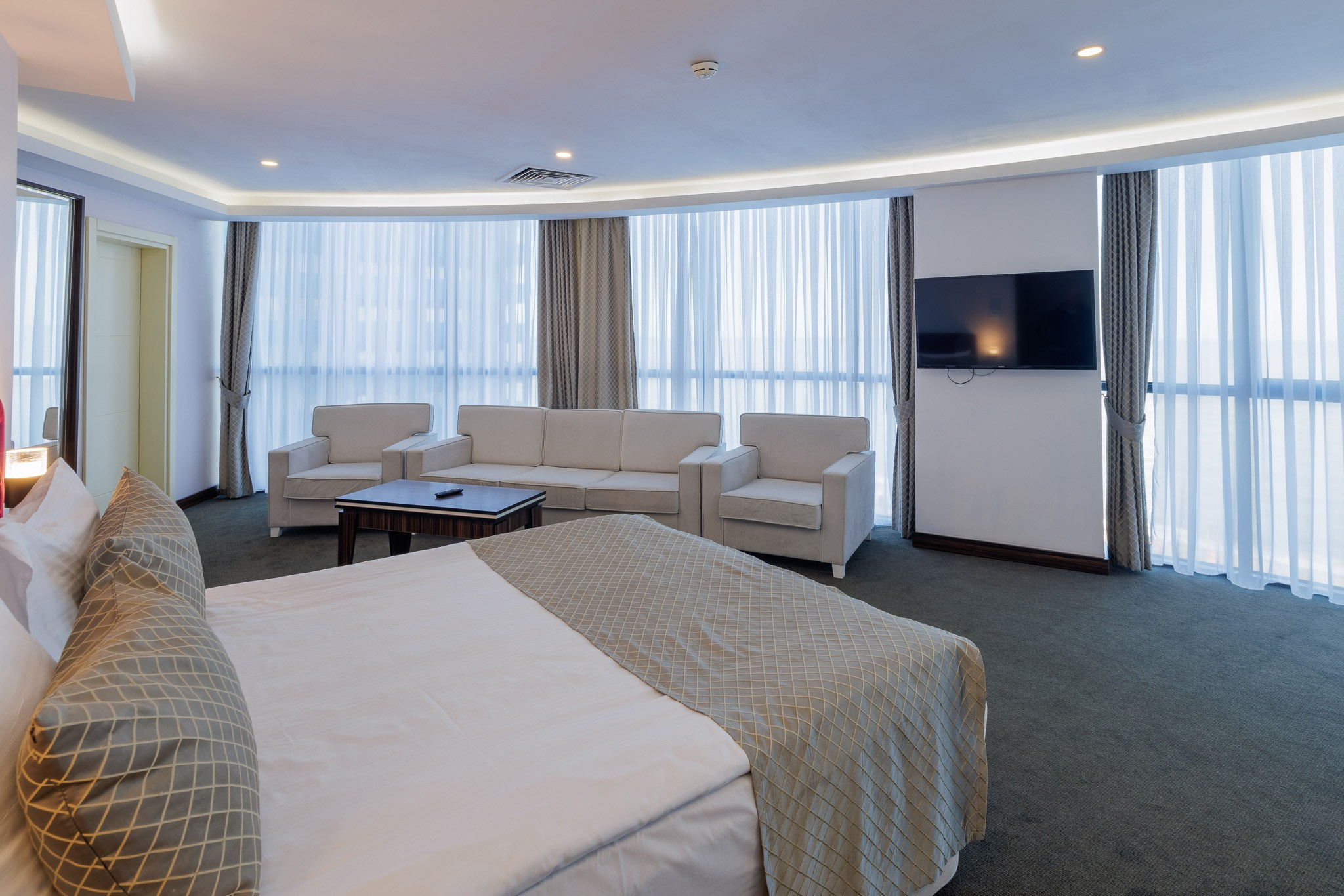 SKY TOWER (METRO CITY). Режиссёр, клипмейкер, фотограф — Андрей Охота