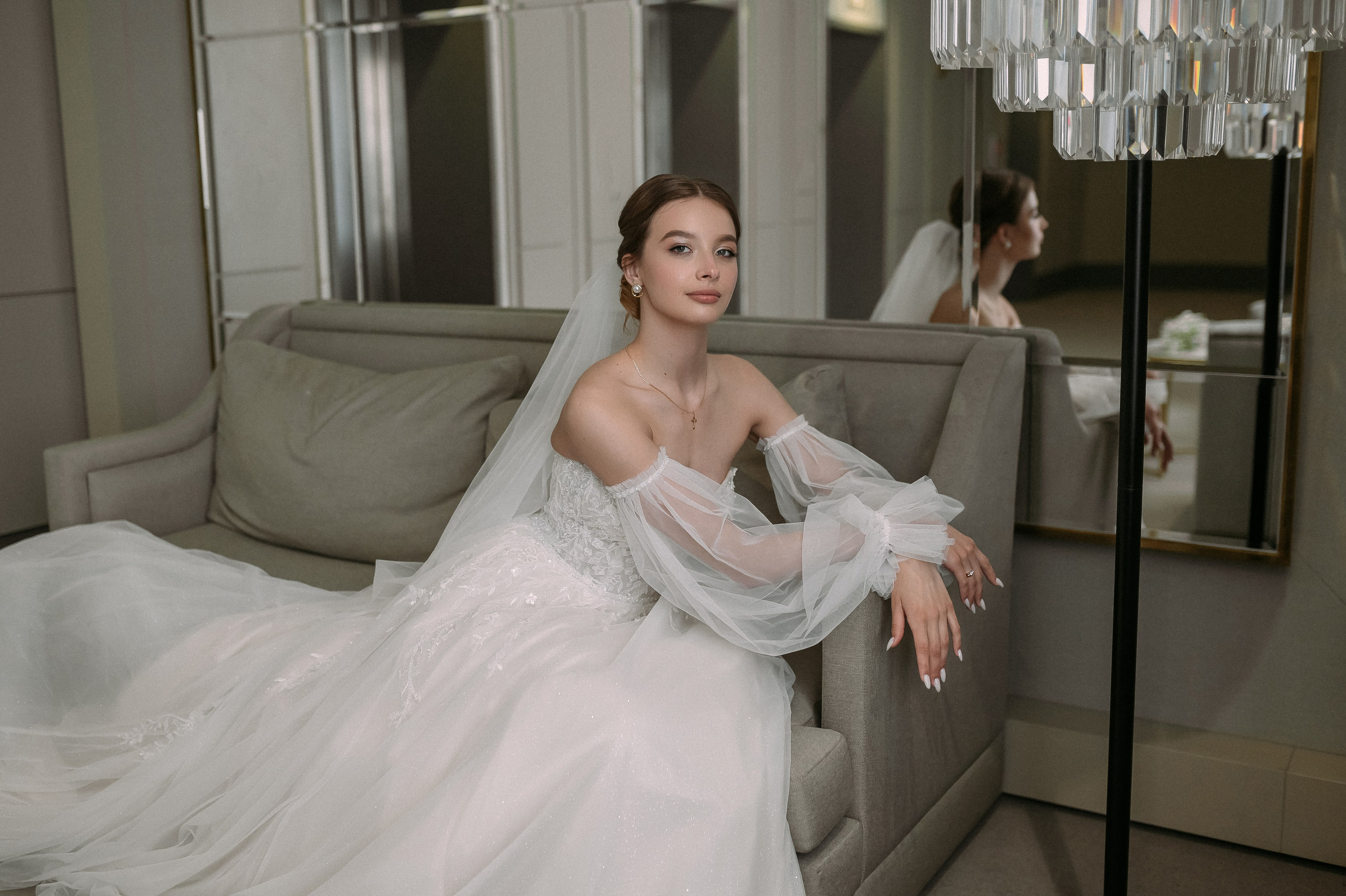 Свадебное утро и прогулка красивой яркой пары. Свадебный и семейный фотограф в Симферополе Дарья Маркова