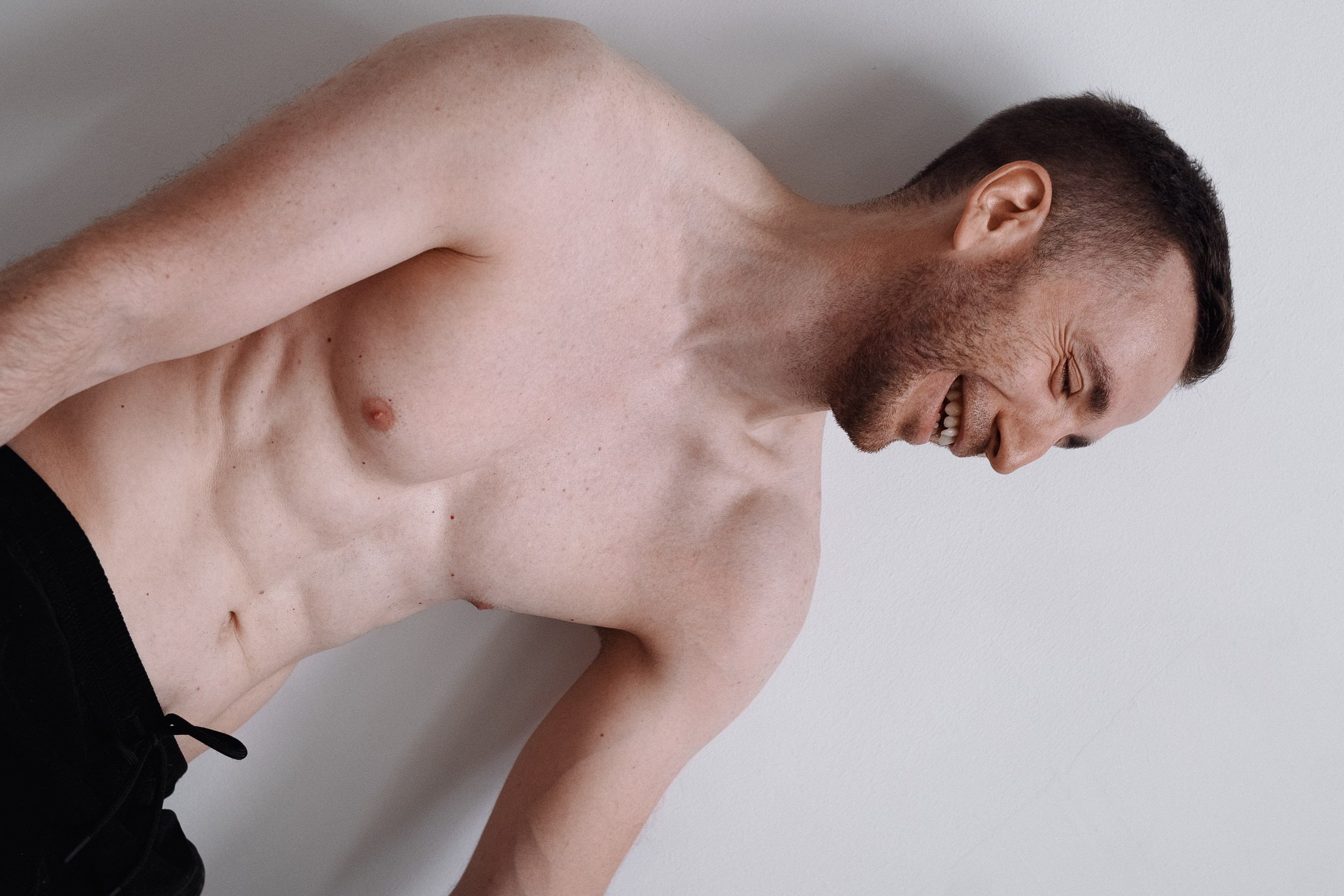 Студийная фотосессия мужчины. Фотограф Дарья Мустафина, Тюмень