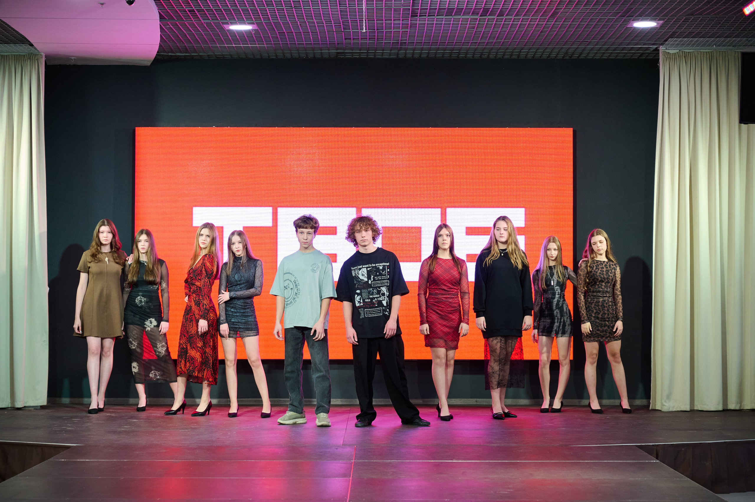 Показ Global Russian Models. Фотограф Универсал в Новосибирске