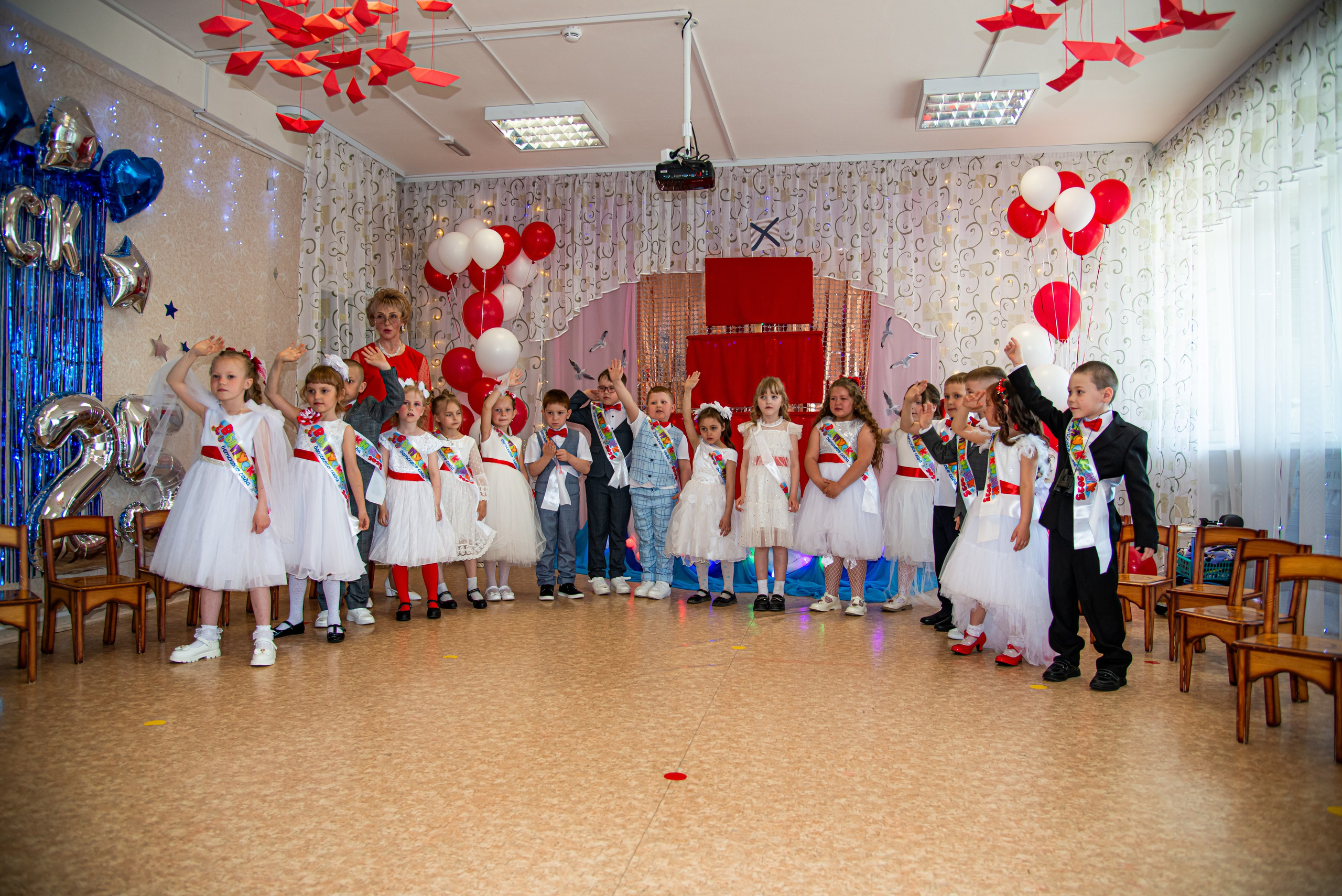 Корпоративные, Юбилейные, выпускные (школа, садик)фотосессии. Фотография — это миг, который фиксирует вечность