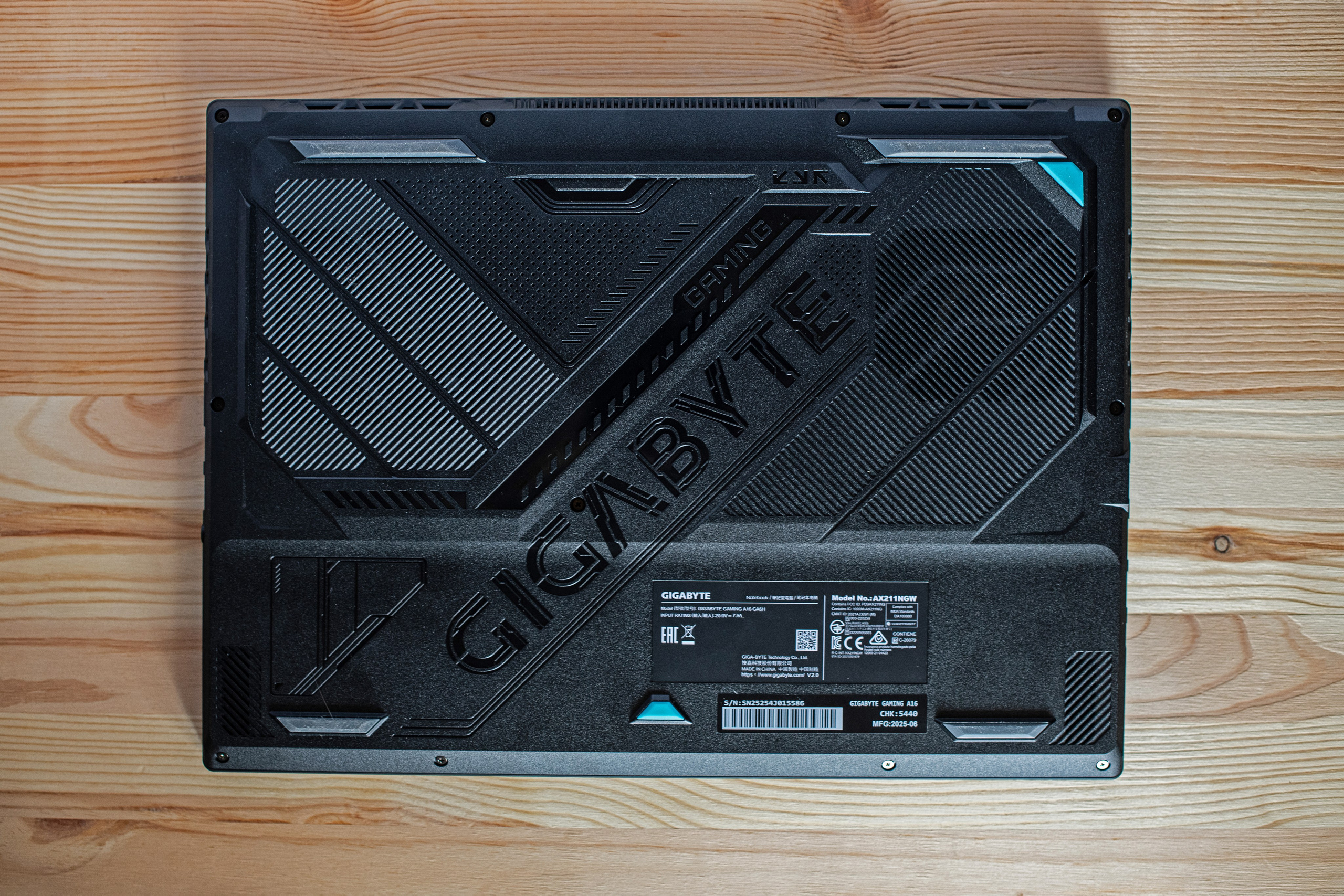 GIGABYTE. Фотограф в Алматы Артемий Матюнин