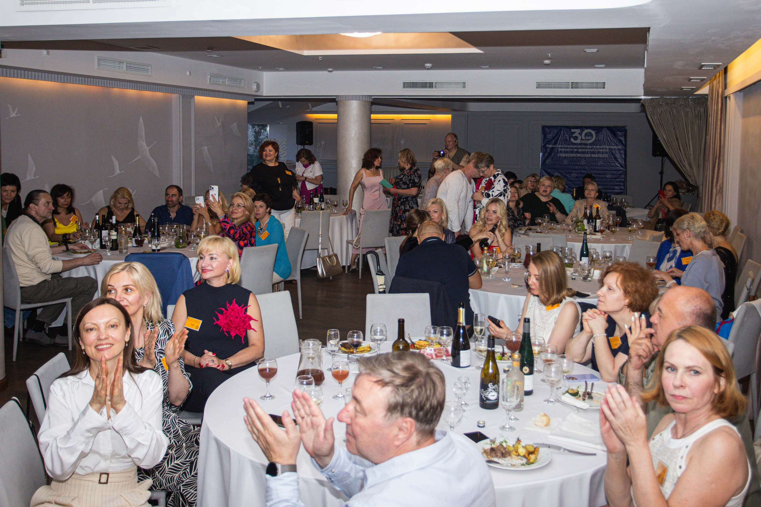 Встреча выпускников. Стоматологи СПб. Семейный фотограф в Вышнем Волочке — Ульяна Иванова | Фотосессии для всей семьи