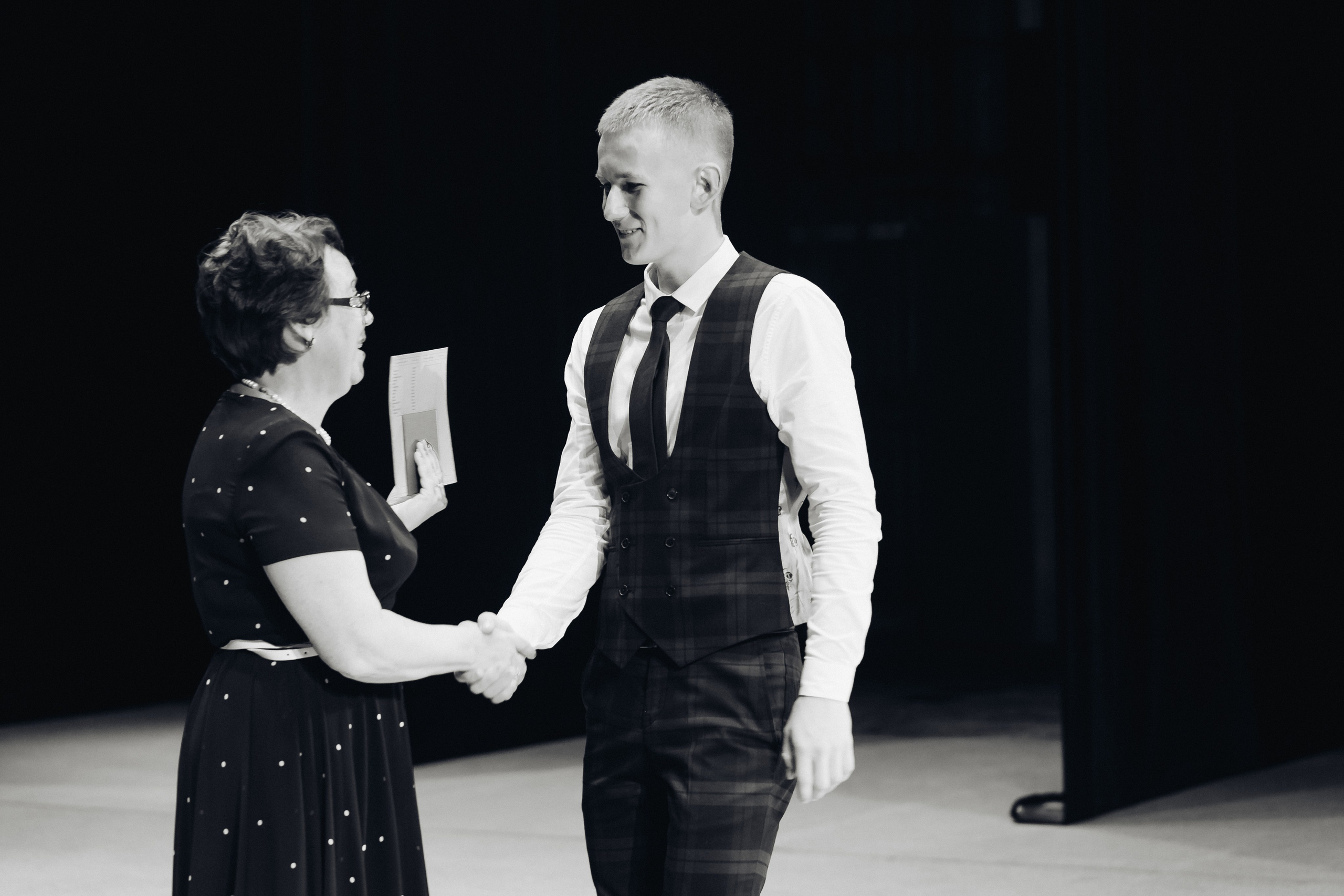 Вручение аттестатов 14 Гимназия. Свадебный и семейный фотограф в Улан-Удэ