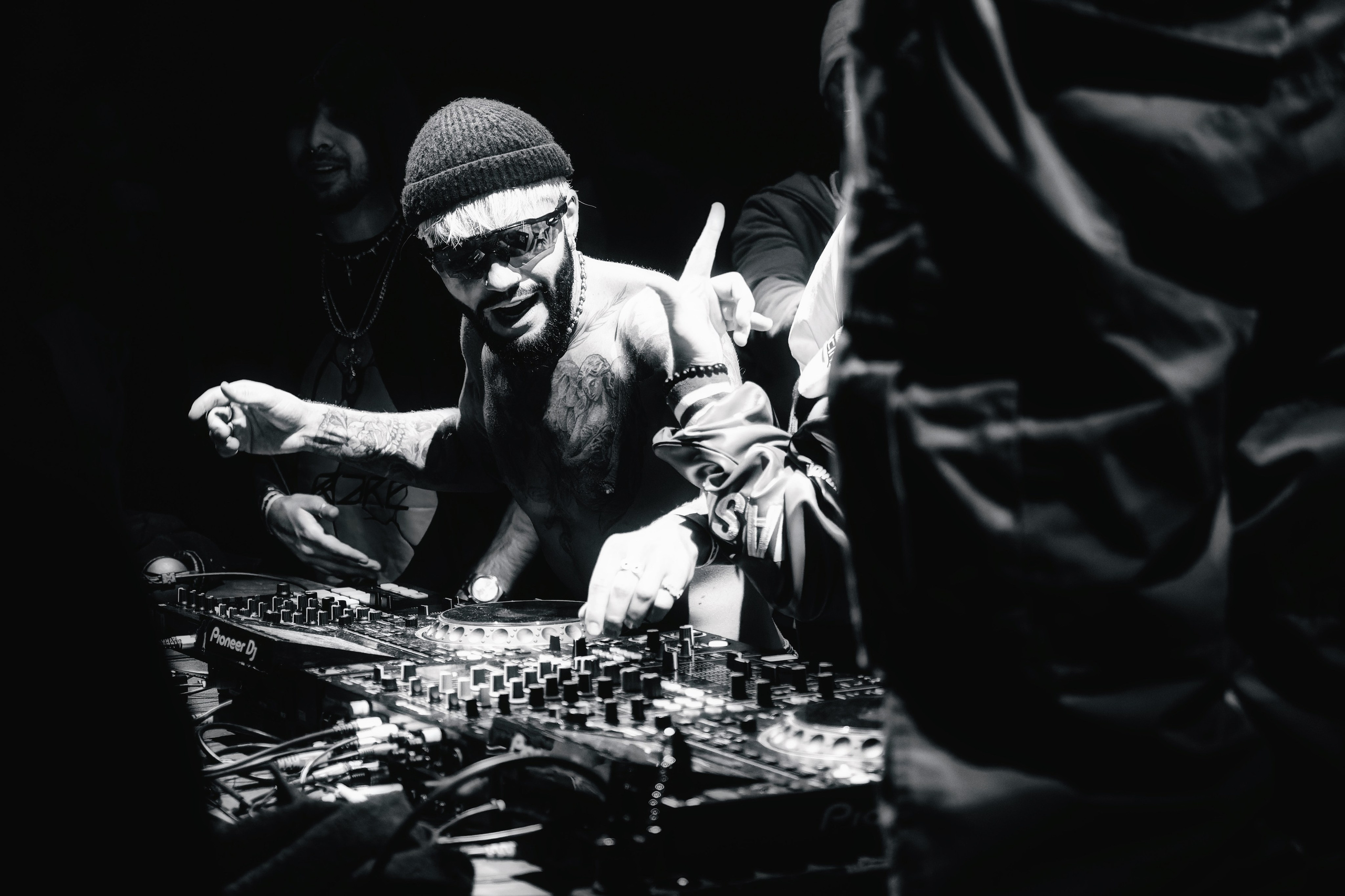 AVG x Desiigner в Tau 21.02.2025. Репортажный фотограф и видеограф в Москве