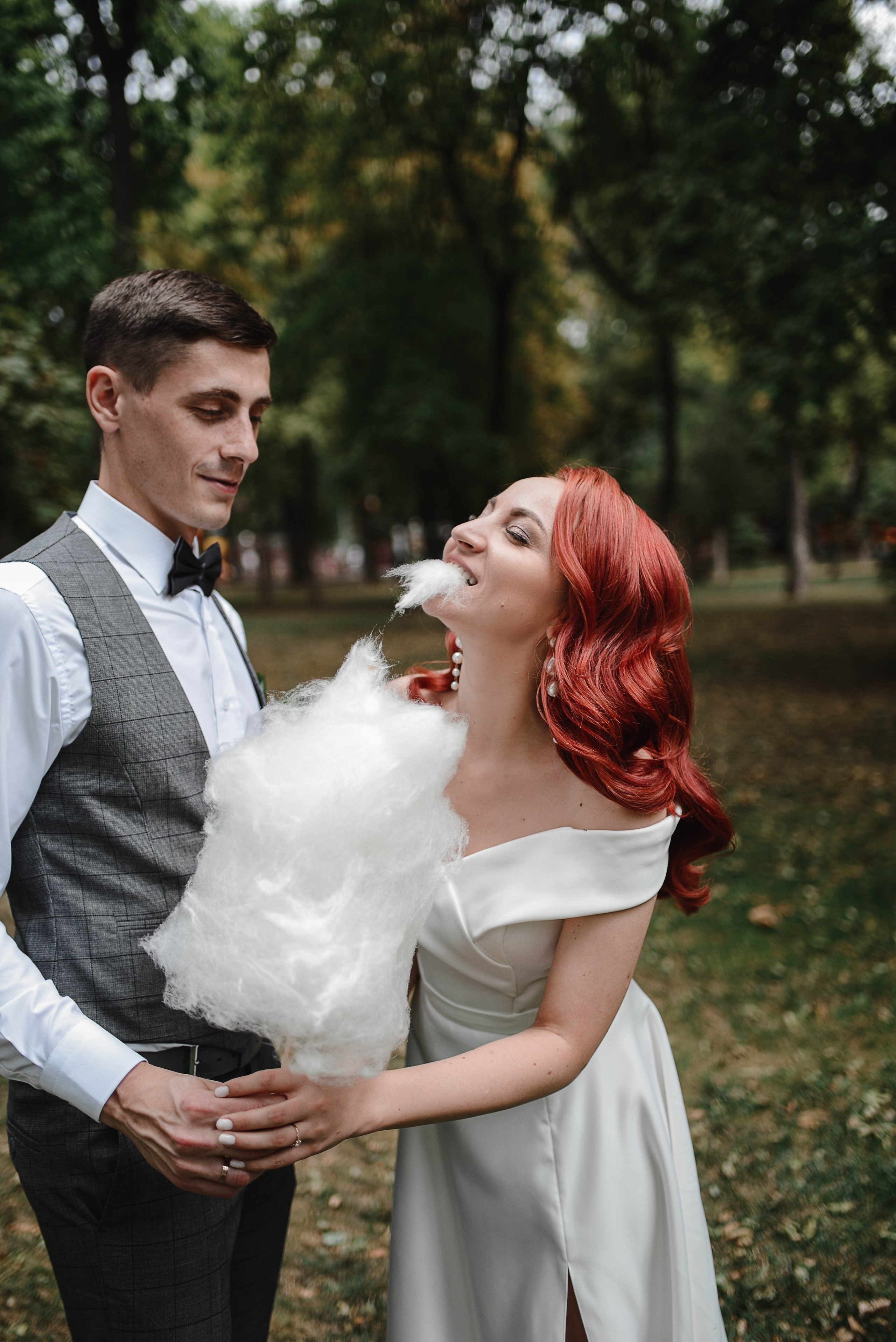 Свадебная прогулка по городу. Фотограф Ярута Оксана / Ростов-на-Дону