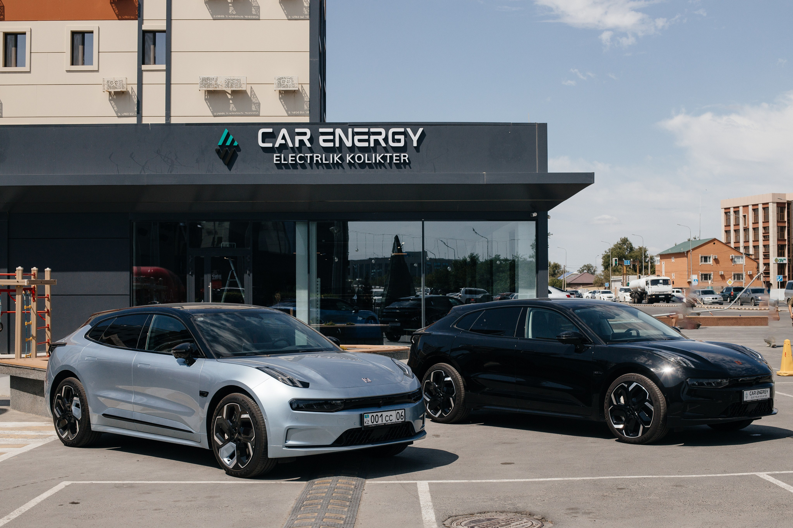 Фотосессия для Автосалона CAR ENERGY в городе Атырау. Фотограф Сиражев Карымсак. Фотосессия, бизнес портреты