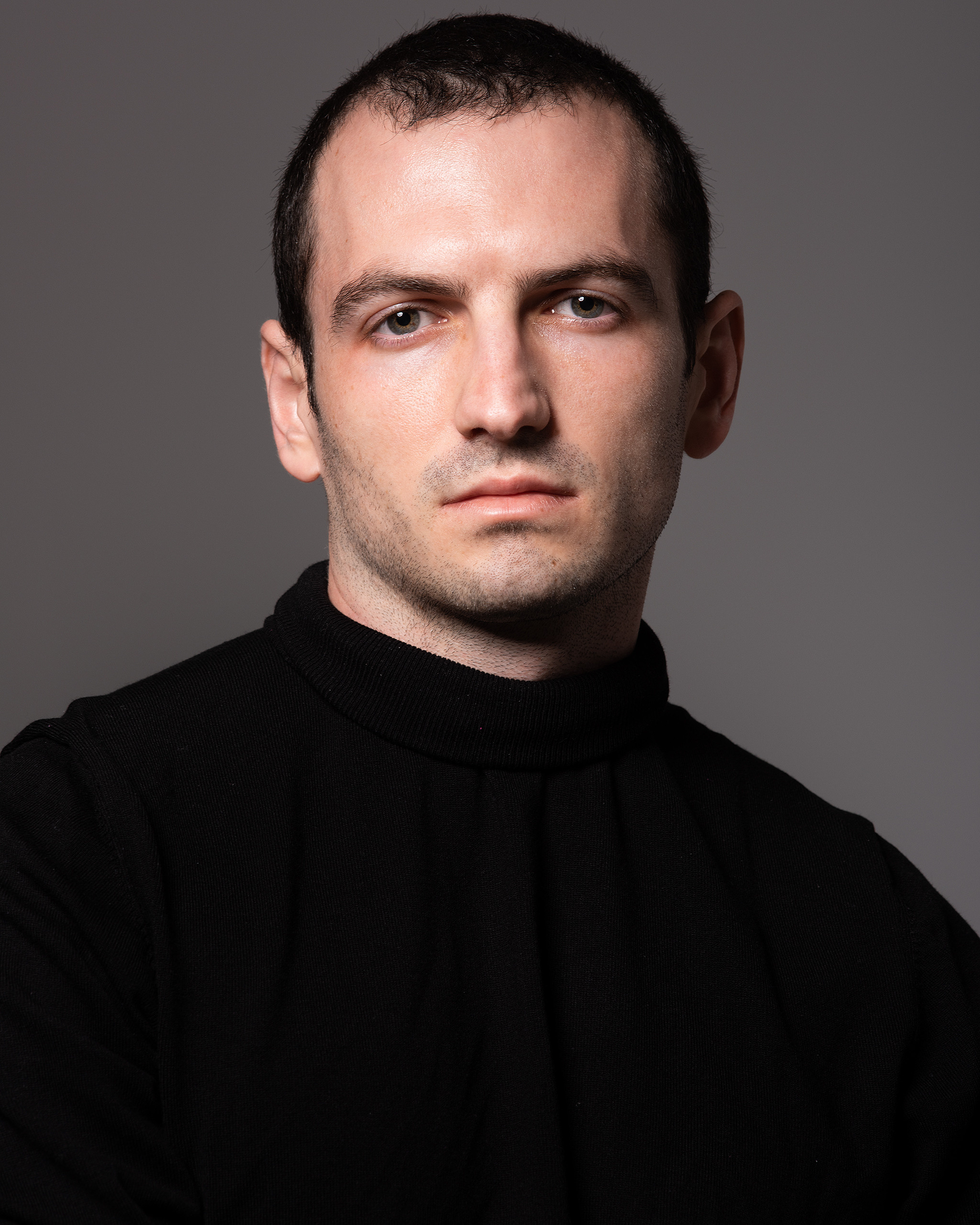 Мужской портрет. Портретный фотограф Белград Матвей Кармаков