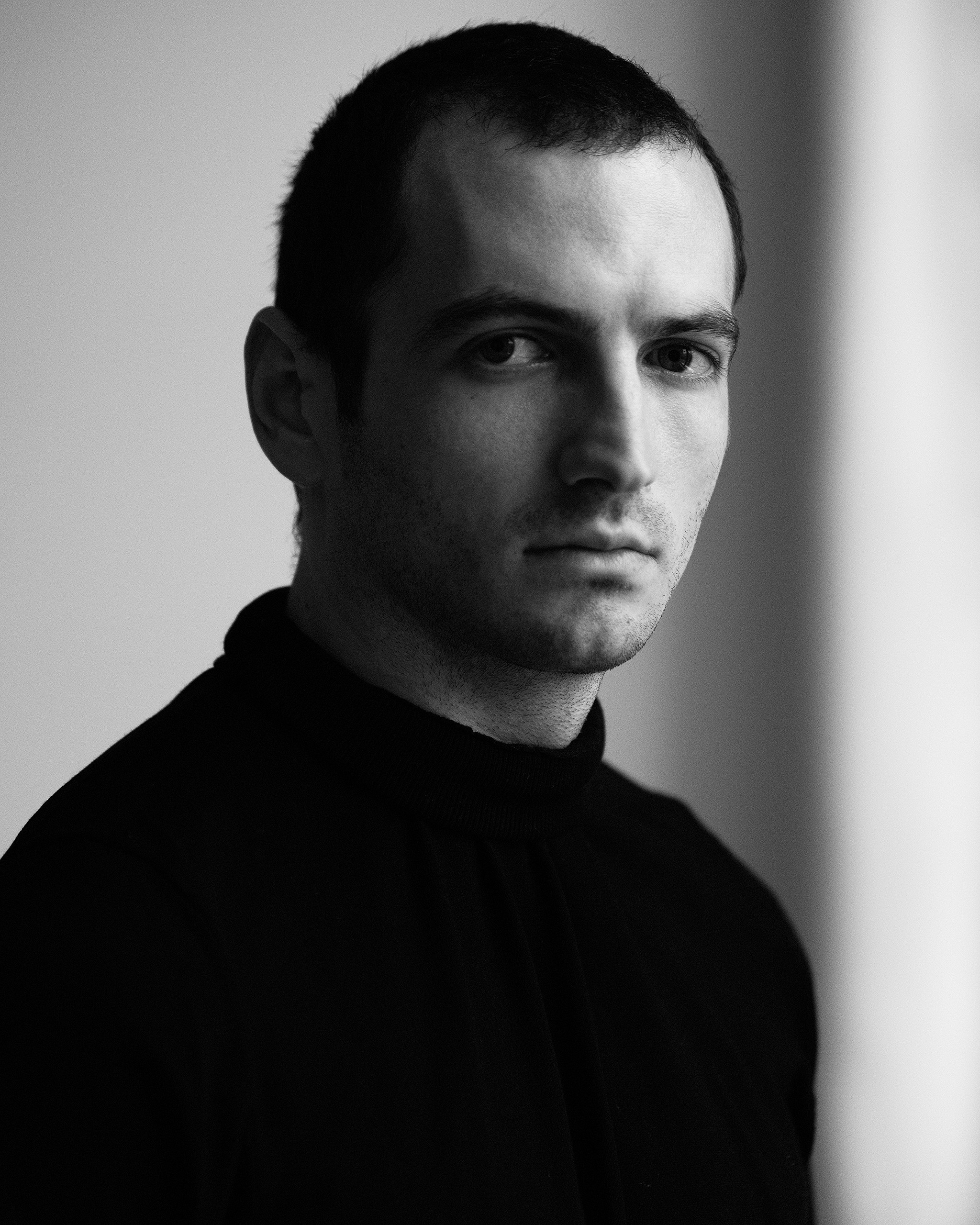 Мужской портрет. Портретный фотограф Белград Матвей Кармаков