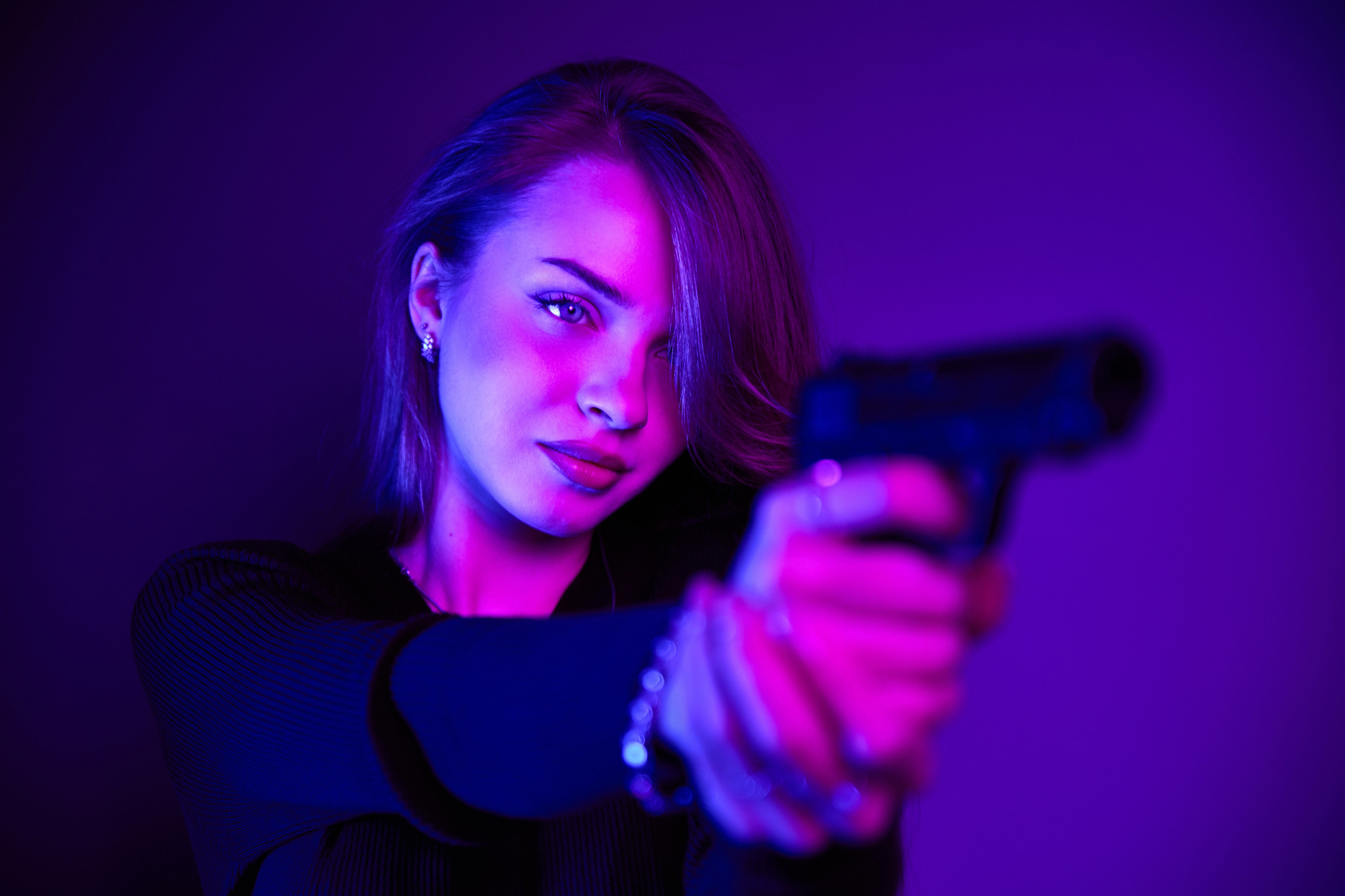 СТУДИЯ «ВСЕ В КАДРЕ». ЦВЕТНОЙ СВЕТ. КАТЯ. Фотограф Татаринов Андрей (Донецк / Макеевка)