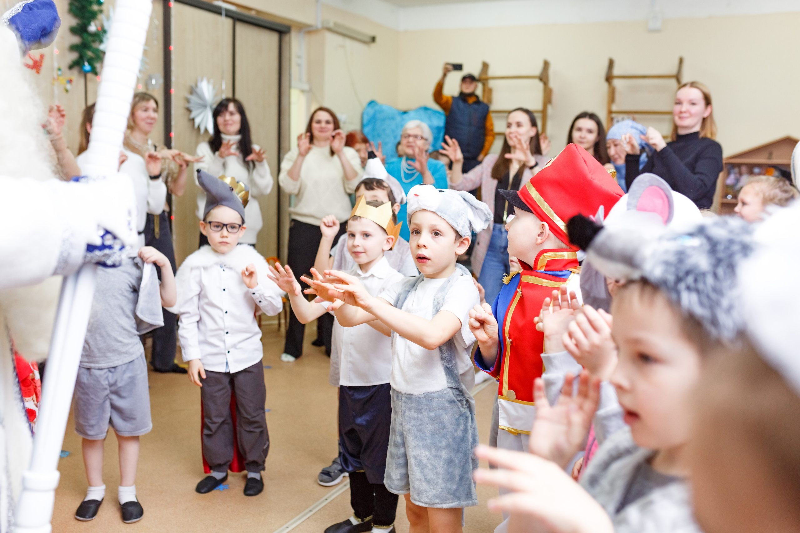 Фотограф Екатеринбург. Фотограф Верхняя Пышма. Фотограф Среднеуральск. Репортажная фотосъемка. Фотограф на утренник в Екатеринбурге.