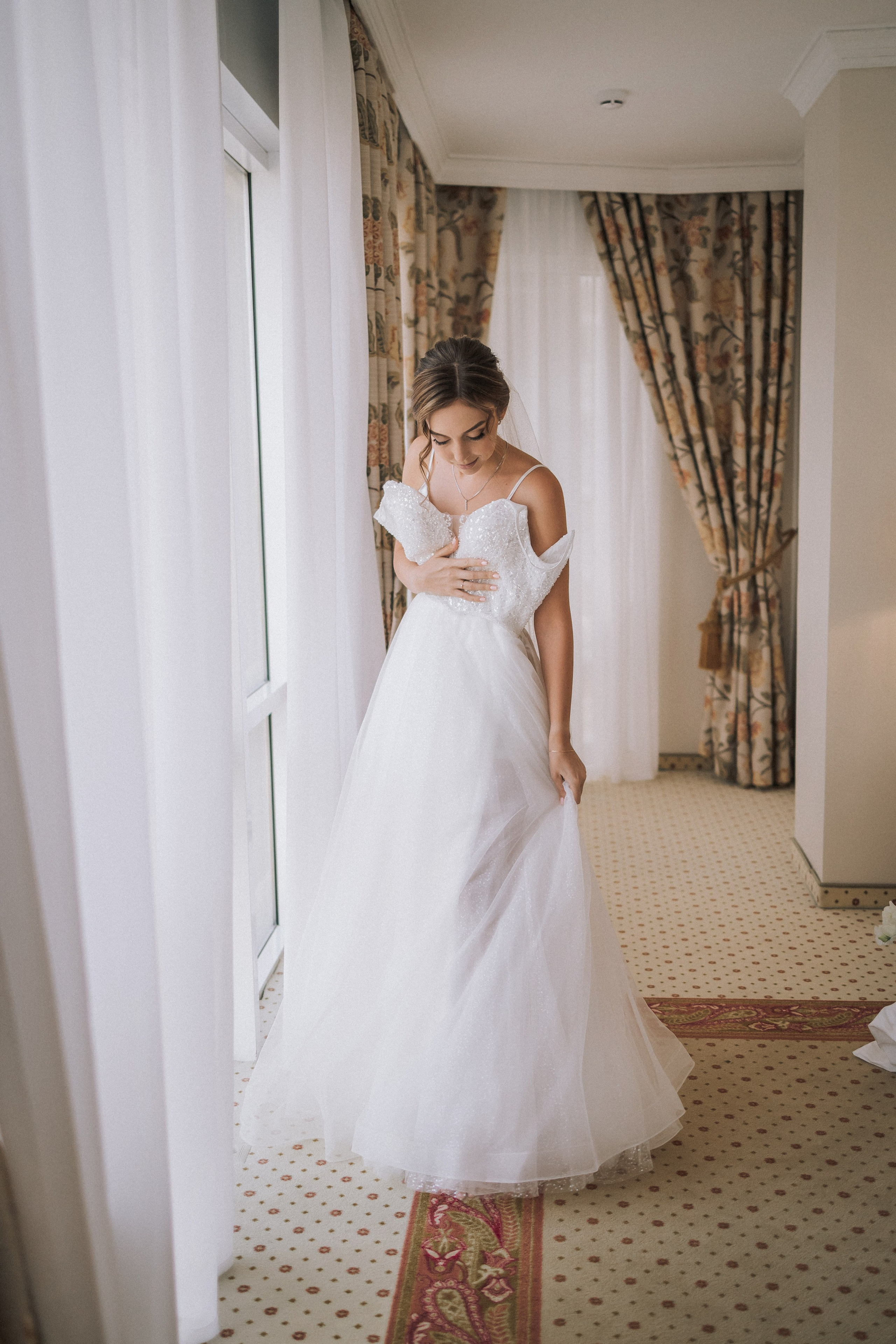 Свадебная прогулка Екатерины и Евгения. Свадебная фотография. Арина Рубах