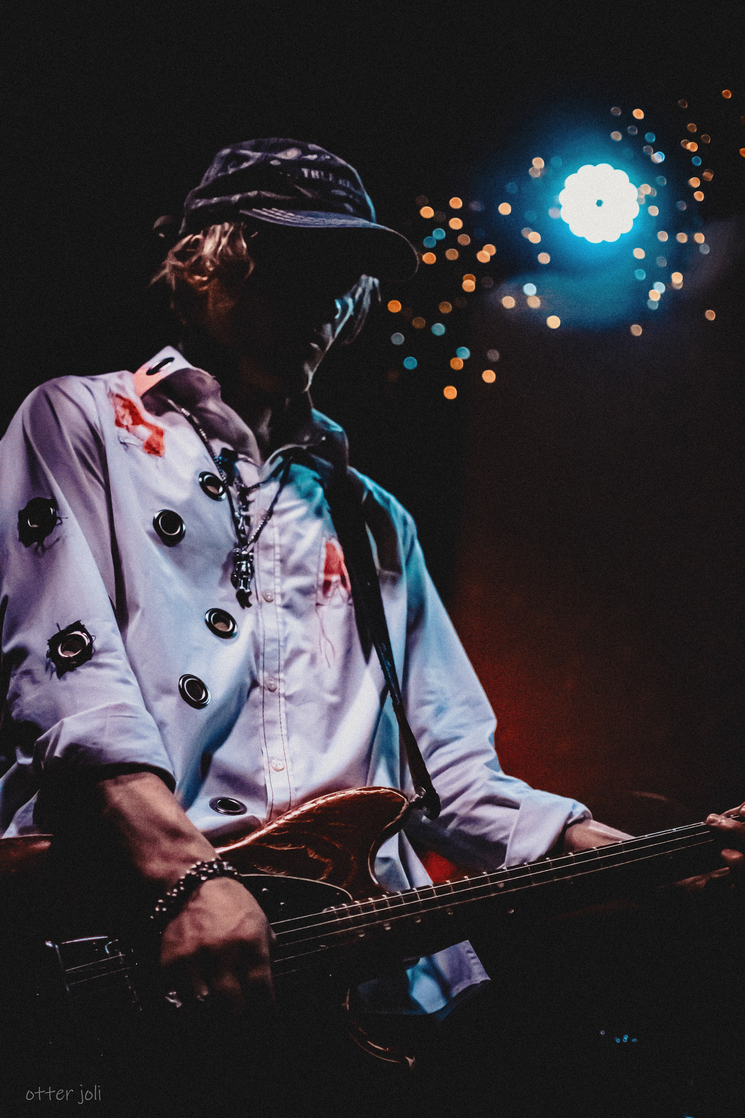 Anzhela Vopit | 16 Тонн Арбат. Концертный репортёр Валерия Сафина