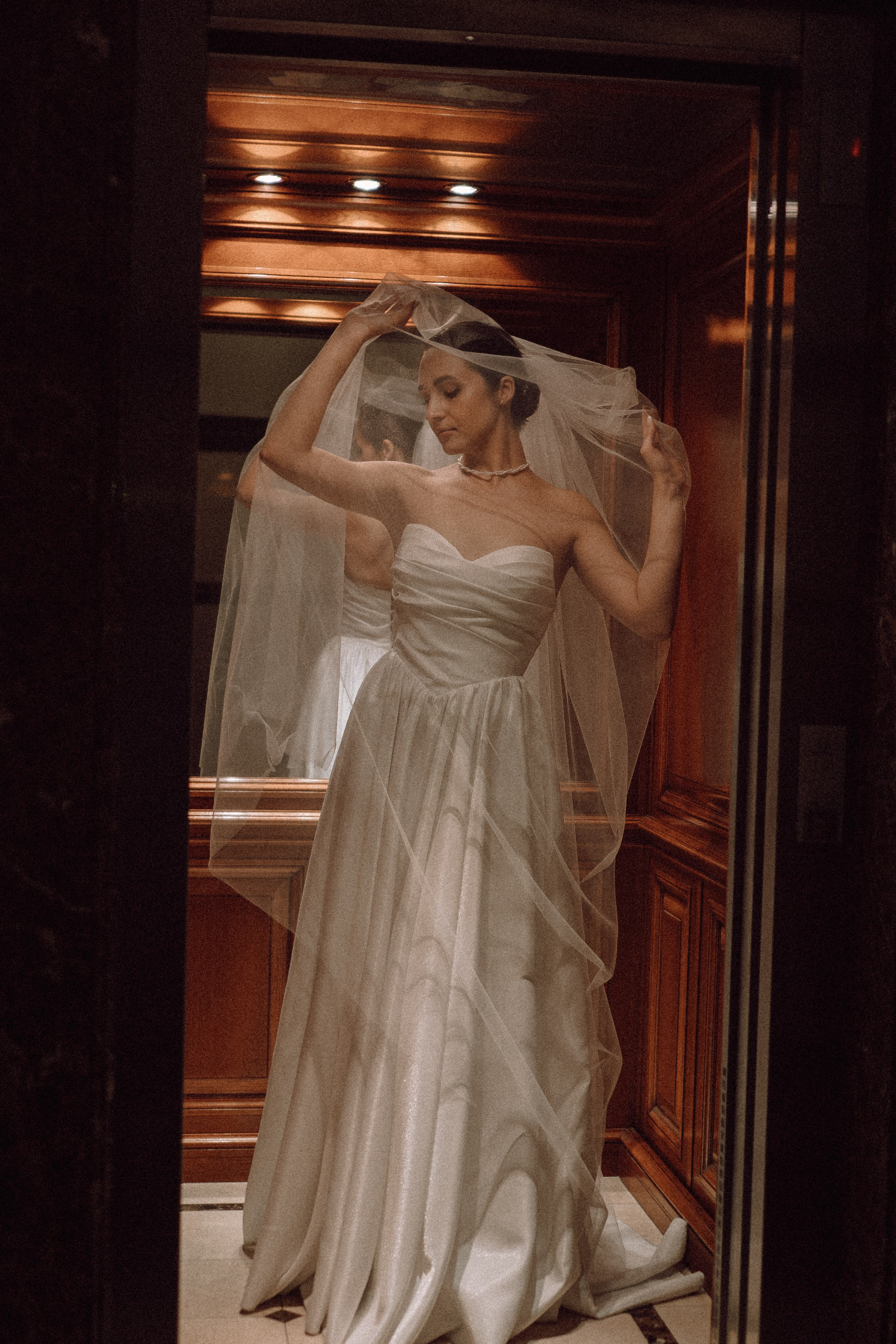 СВАДЕБНАЯ ПРОГУЛКА В САНТК-ПЕТЕРБУРГЕ (ИСАКИЕВСКИЙ СОБОР, ЗИМНЯЯ КАНАВКА, ЭРМИТАЖ И БОЛЬШАЯ МОРСКАЯ УЛИЦА). Профессиональный фотограф, Санкт-Петербург — Виктория Богомолова