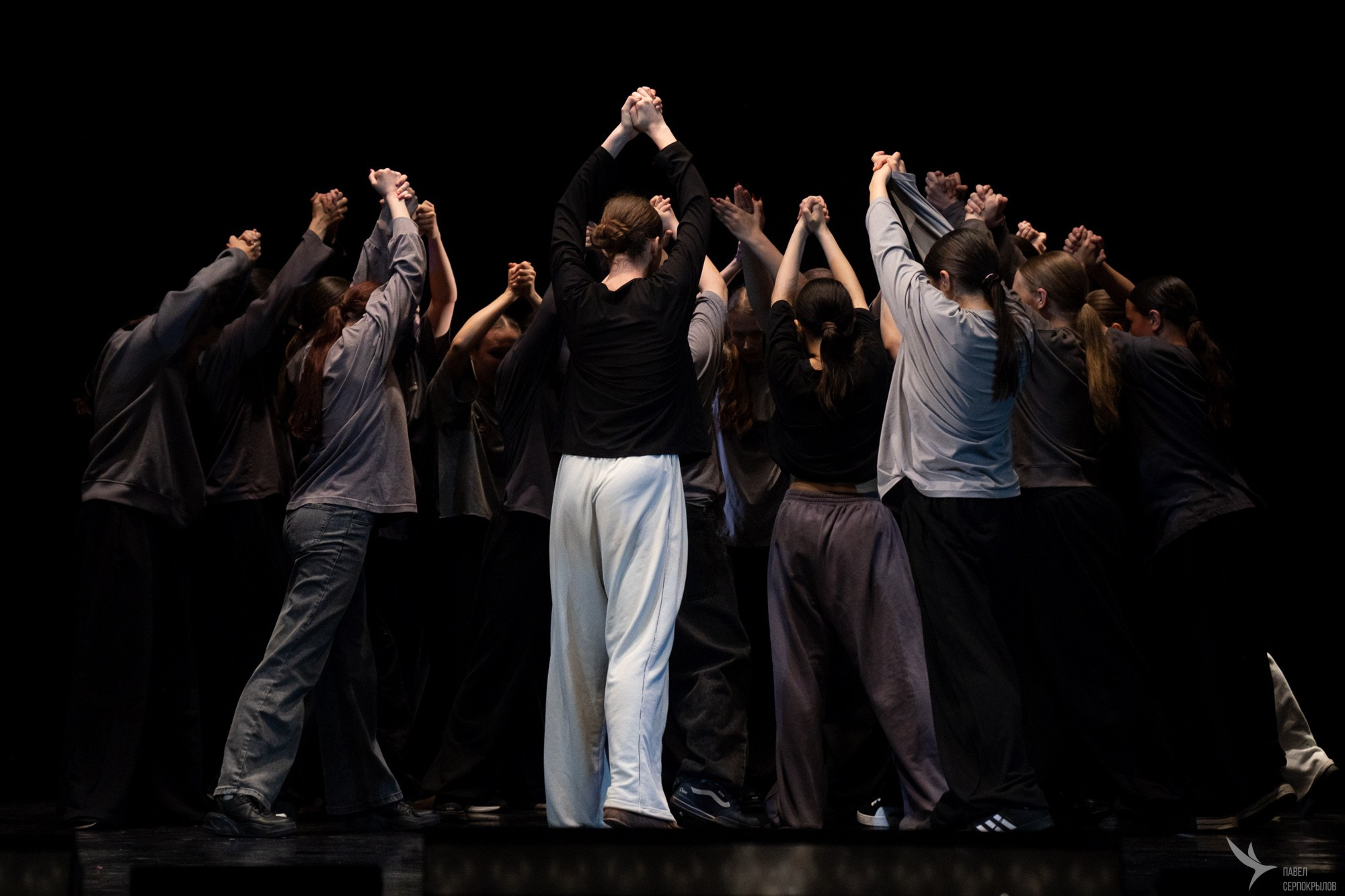 Концерт народного хореографического коллектива «Виктория». Репортажный фотограф в Казани Павел Серпокрылов