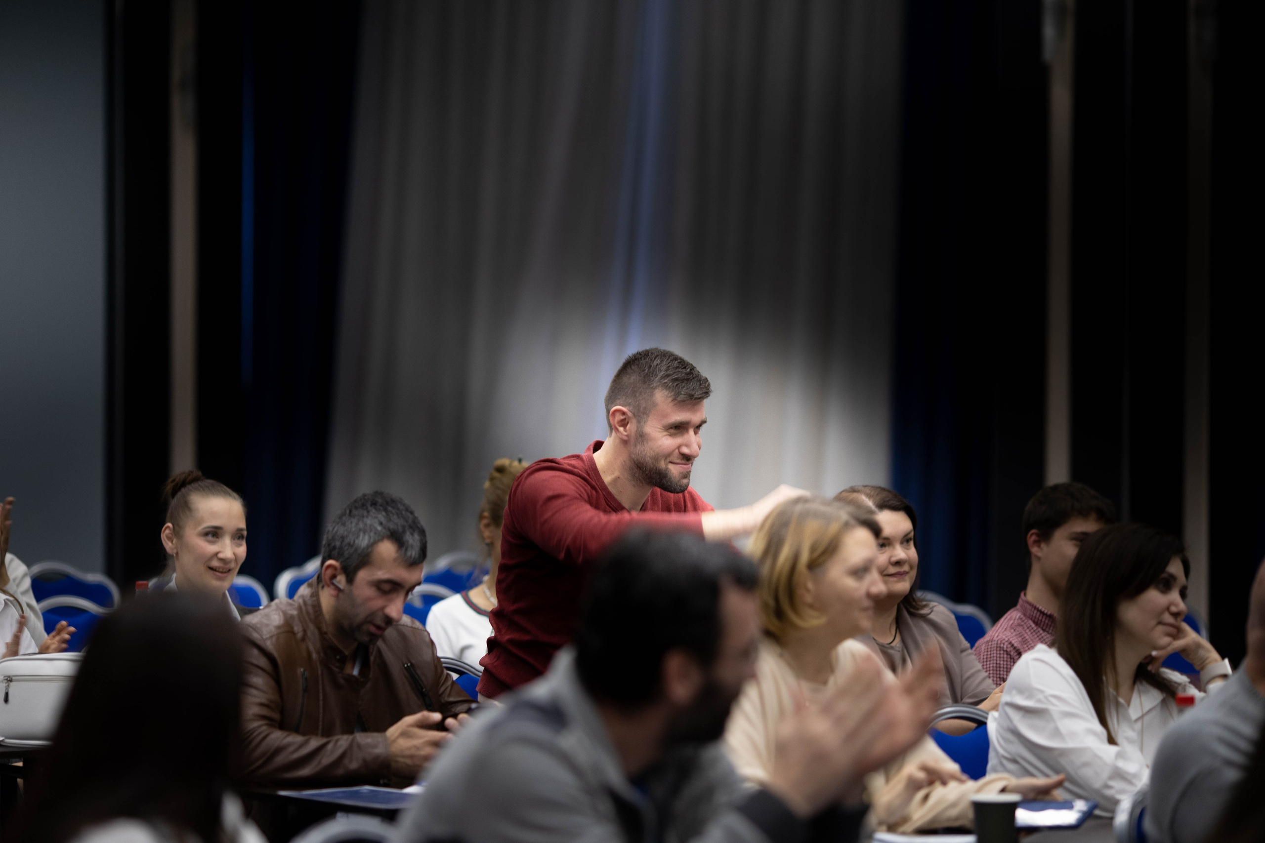 КОНФЕРЕНЦИЯ ПО ПОСУТОЧНОЙ АРЕНДЕ. Медиапродюсер, фотограф в Минеральных Водах —Виктор Холодов