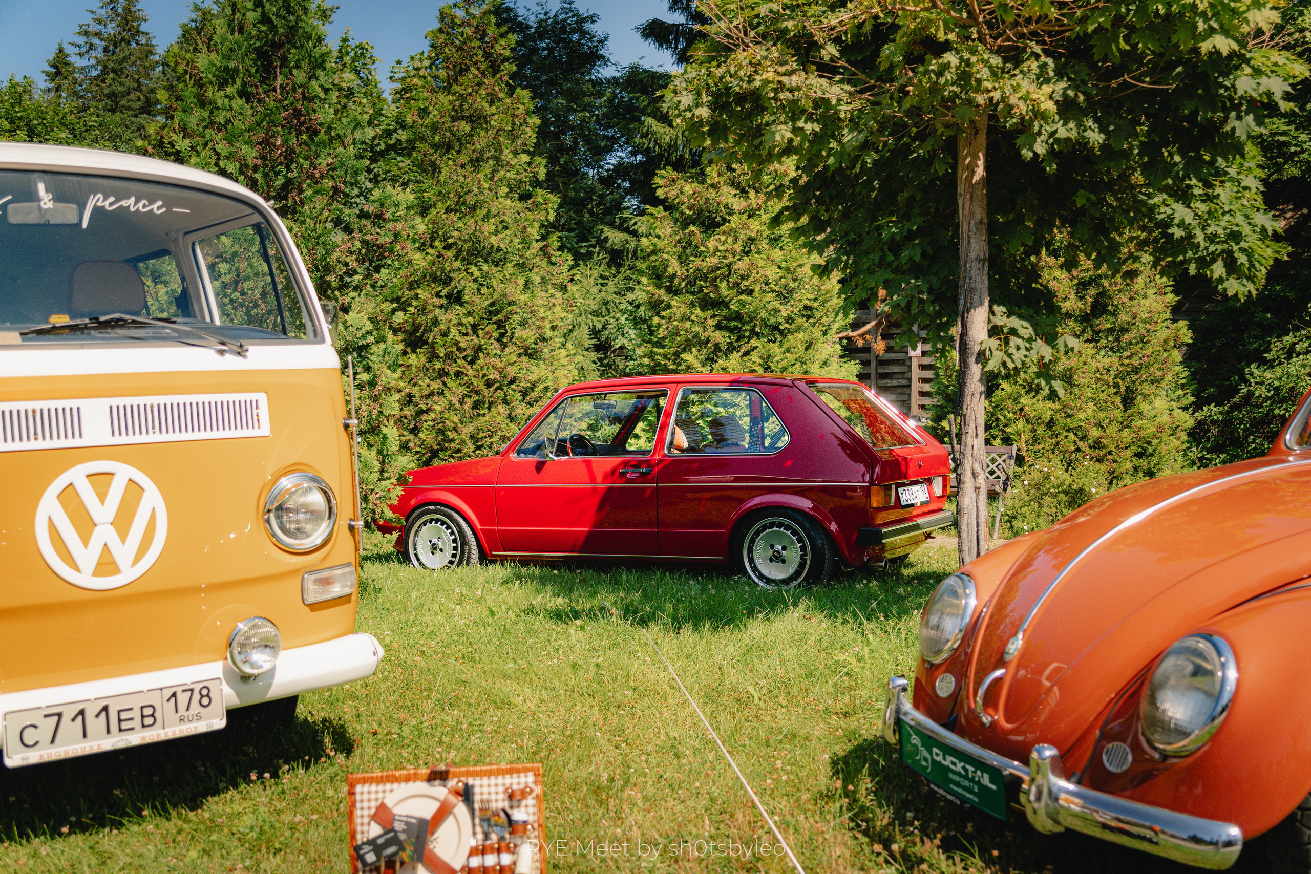 Масштабный летний фестиваль RYE Meet — встреча клуба любителей автомобилей старше 25-лет. Автомобильный фотограф Антон Цырулев