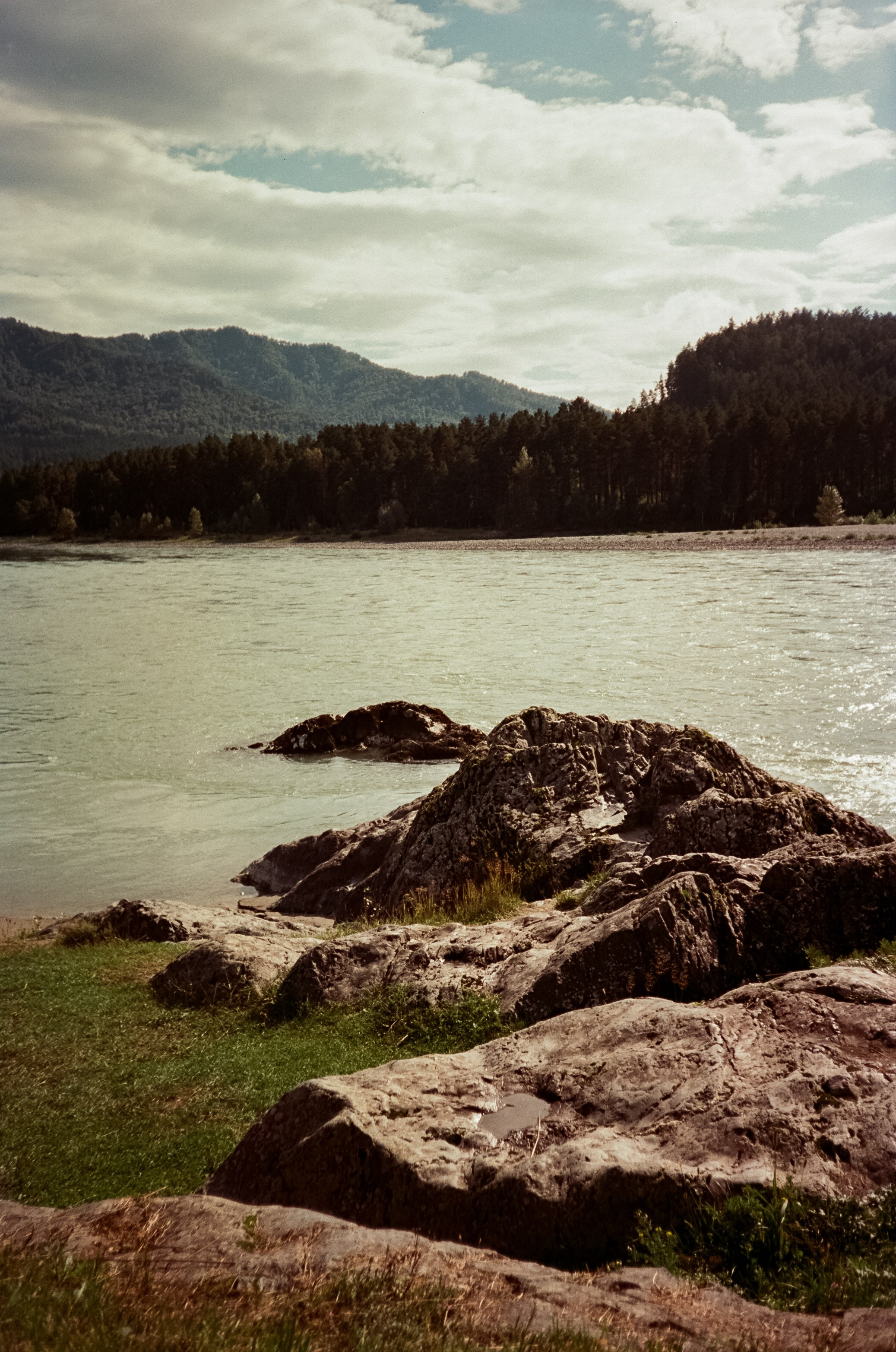 Село Черга в Верхах Алтая. Лошадки в Манжероке и панорамы Катуни. Фотограф-документалист Мария Осокина