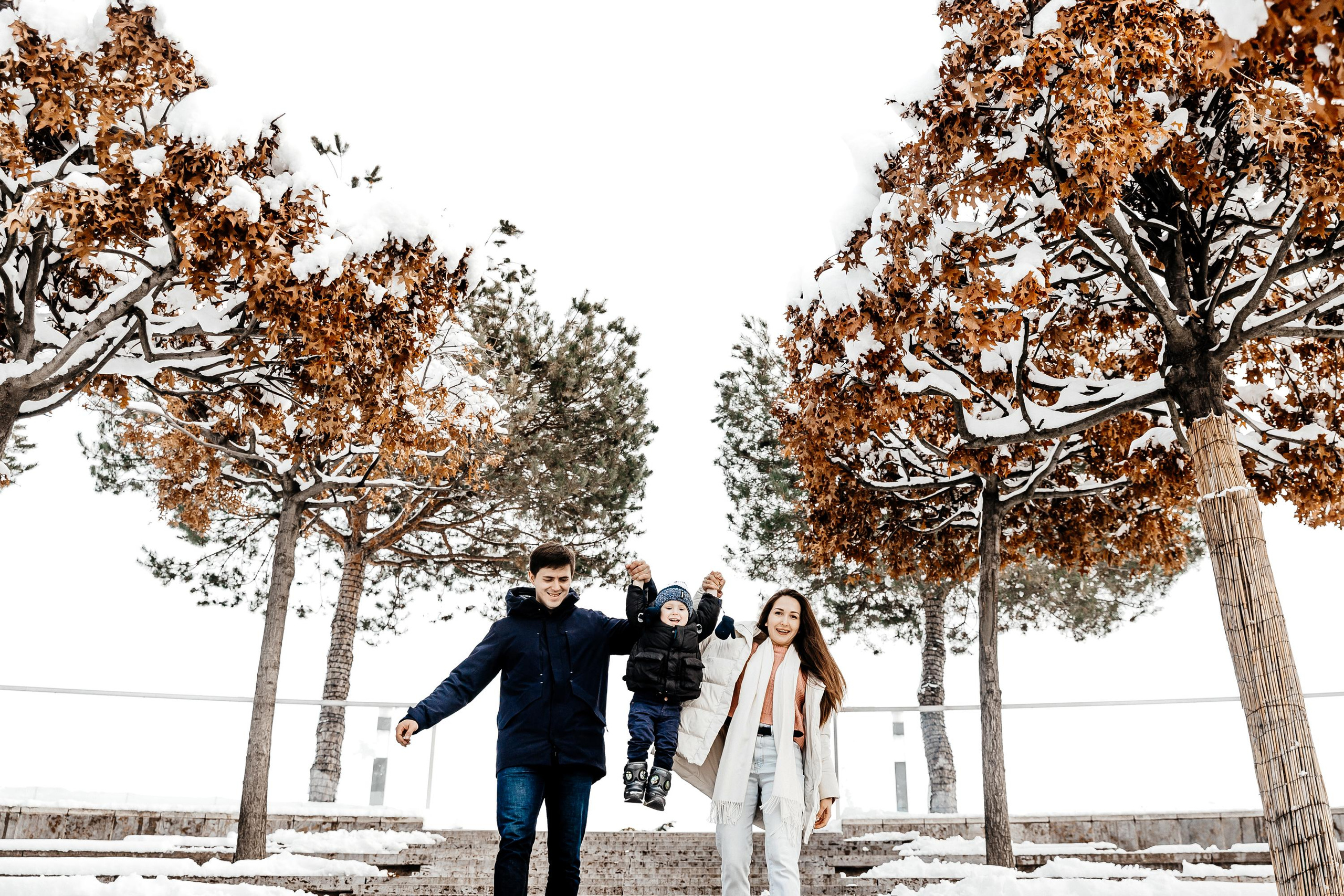 Снег кружится, летает. Свадебный и семейный фотограф Харольцева Наталья