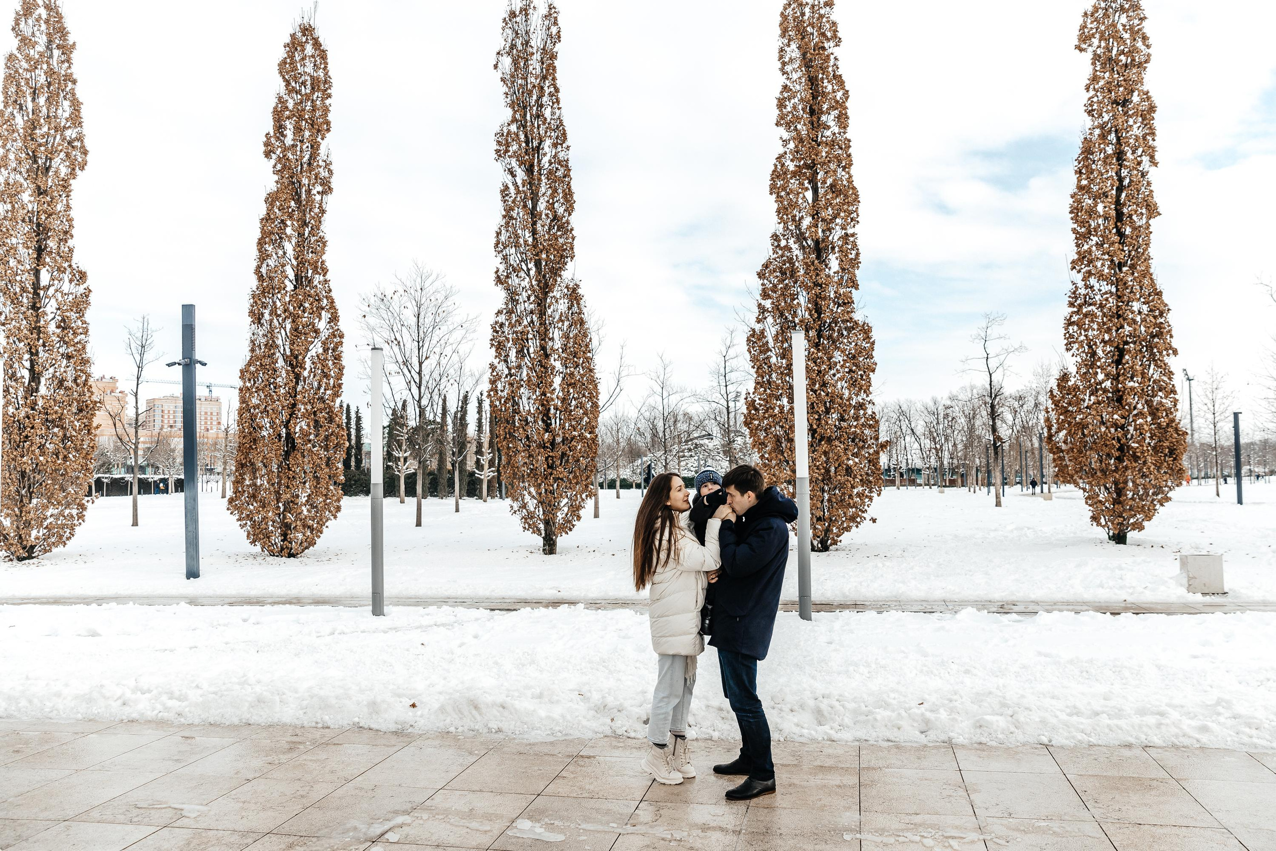 Снег кружится, летает. Свадебный и семейный фотограф Харольцева Наталья