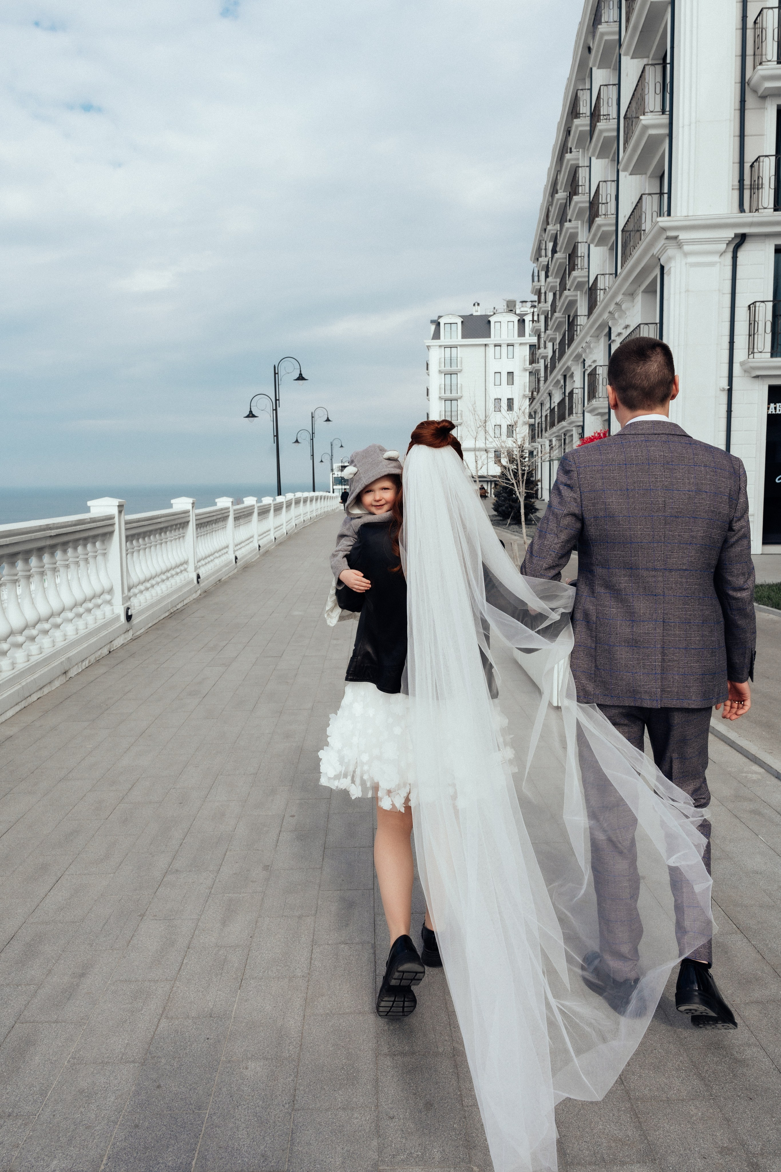 Свадебная фотосессия в Анапе, ЗАГС, Белая набережная. Профессиональный фотограф Геленджик, Новоросийск Виктория Цейс