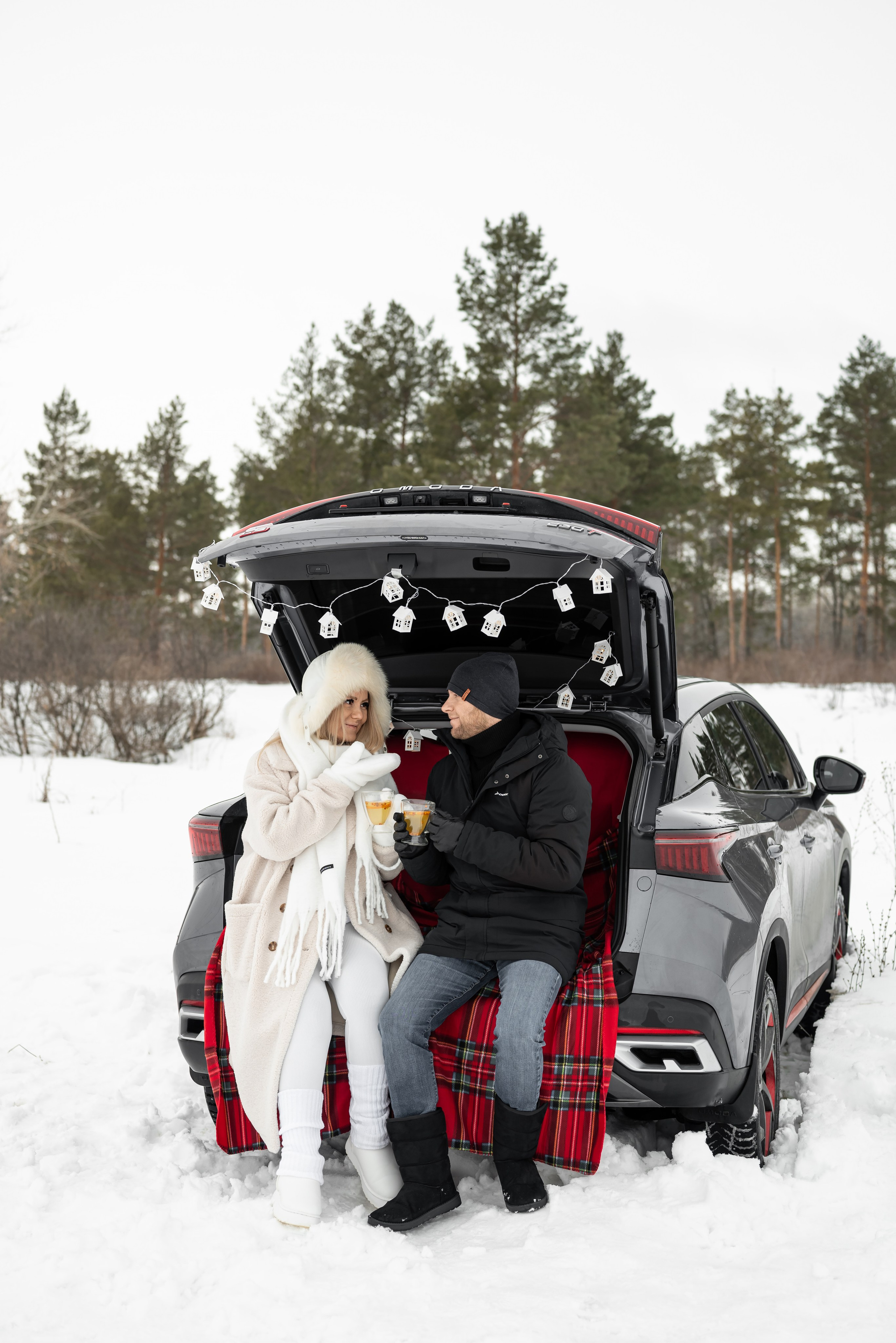 Фотопроект с Платоном и машиной на улице. Фотограф в городе Салават