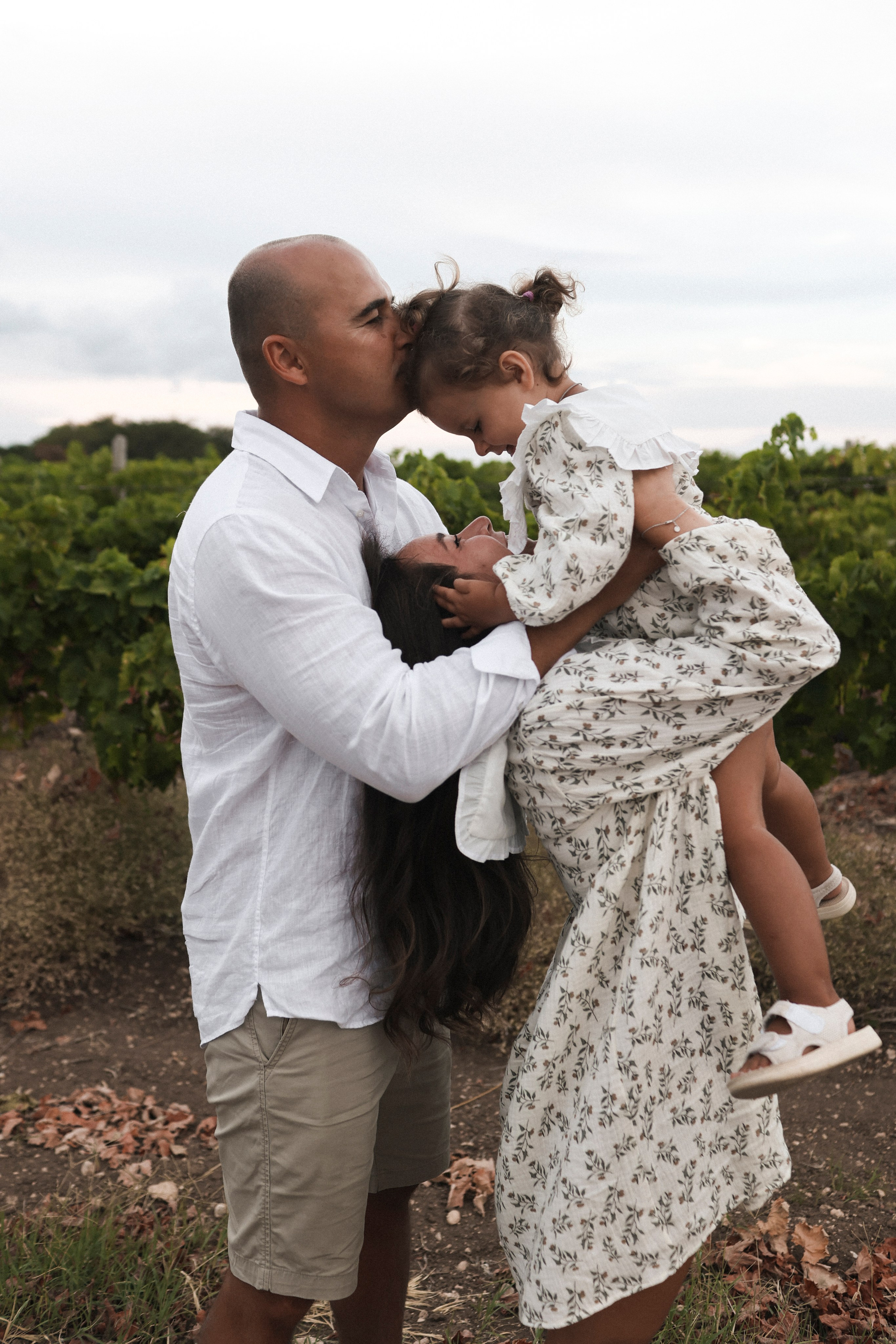 Пойдем, словлю тебе кузнечика. Свадебный и портретный фотограф. Видеограф на Свадьбу. Севастополь, Ялта, Симферополь, Крым