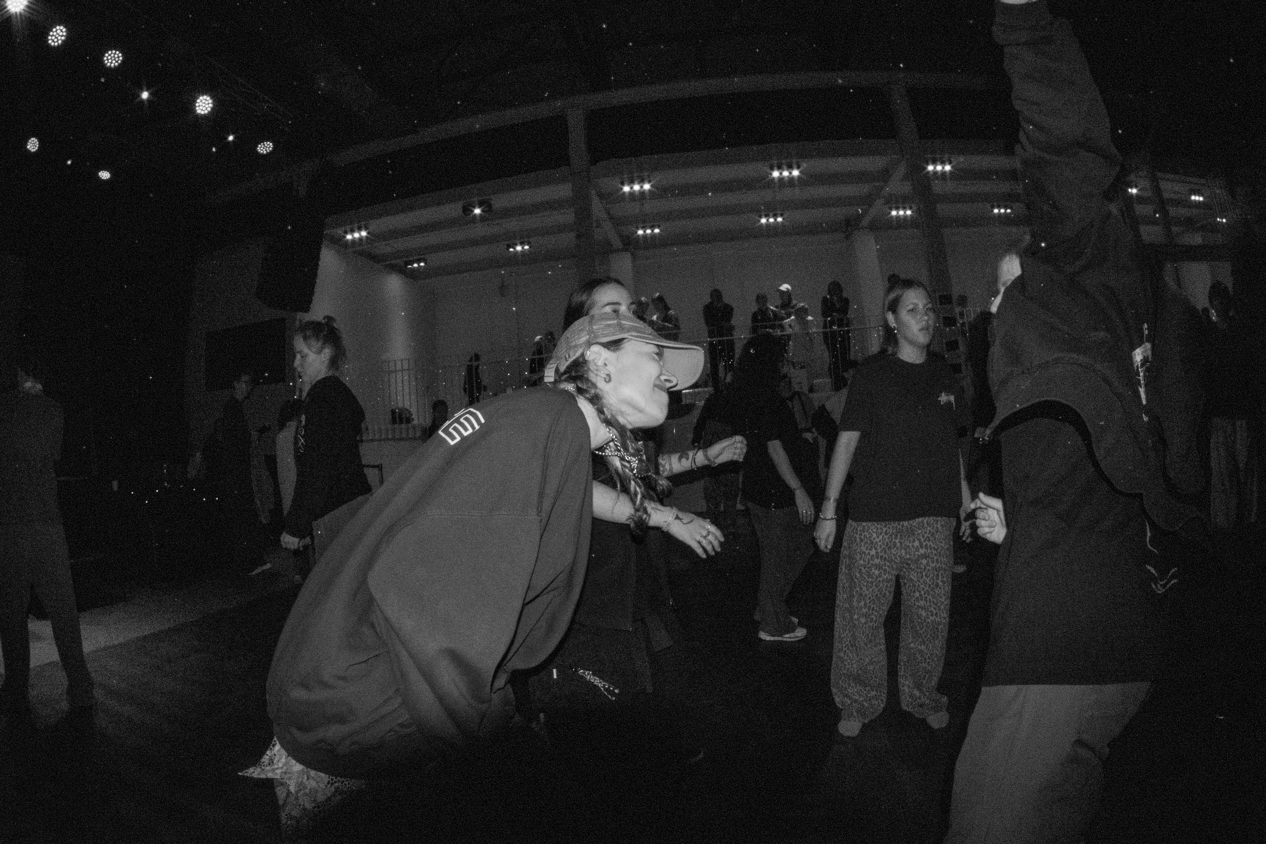 LORDS OF THE UNDERGROUND 27/10/25 (@youlovebu). Соня бу тебя сфоткала